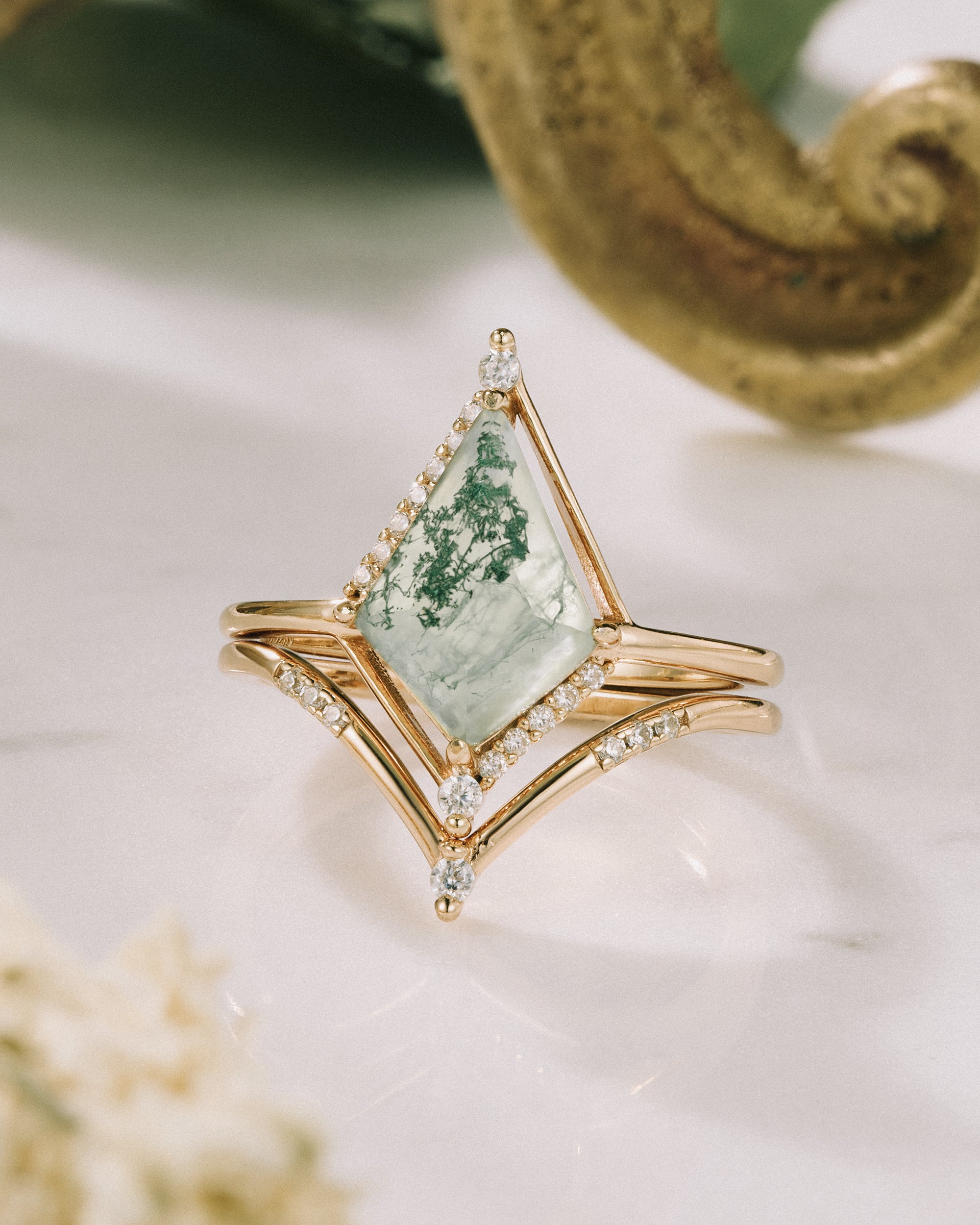 【Voile éthéré】Bague de fiançailles unique en agate mousse naturelle, faite main, de forme ovale, 1,5 ct