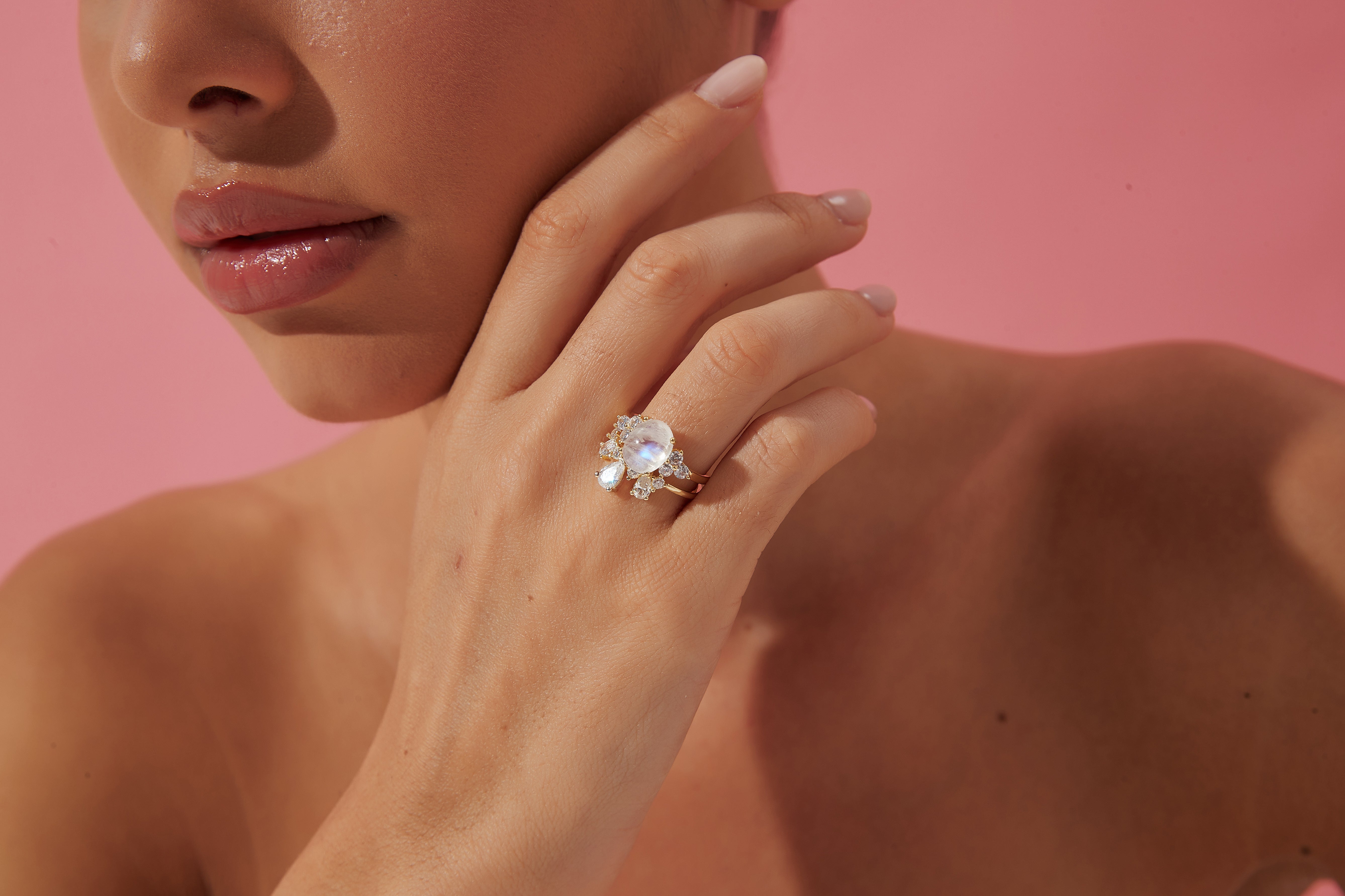 【ENSEMBLE DIANA】Ensemble de 2 bagues de fiançailles ovales en pierre de lune bleue naturelle de 3 carats, fabriquées à la main.