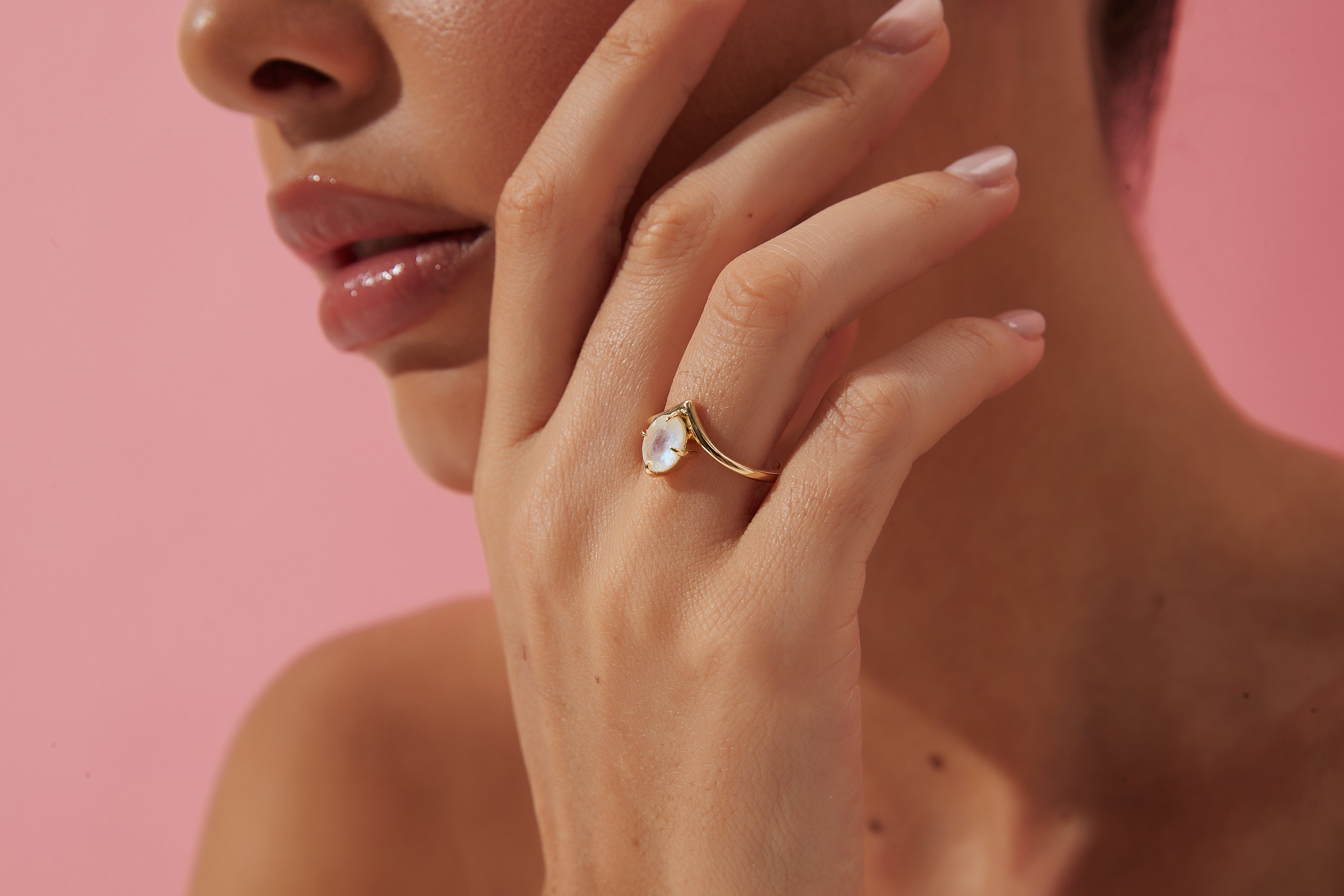 【GENEVIEVE】Unique Handmade Natural Blue Moonstone Engagement Ring Oval Cut 1.5ct