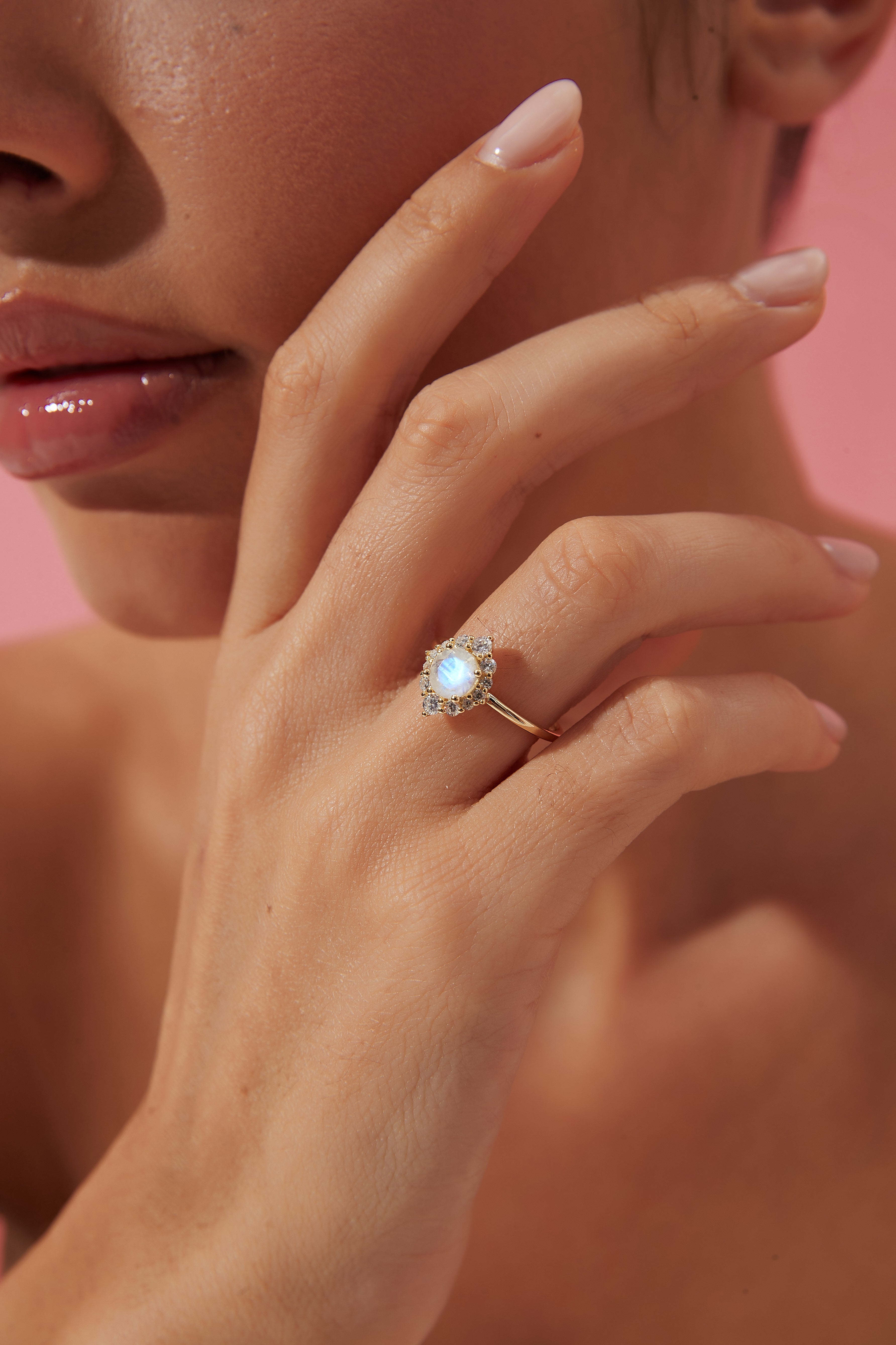 【Auraluna】Unique Handmade Natural Blue Moonstone Engagement Ring 0.8ct Round Shape