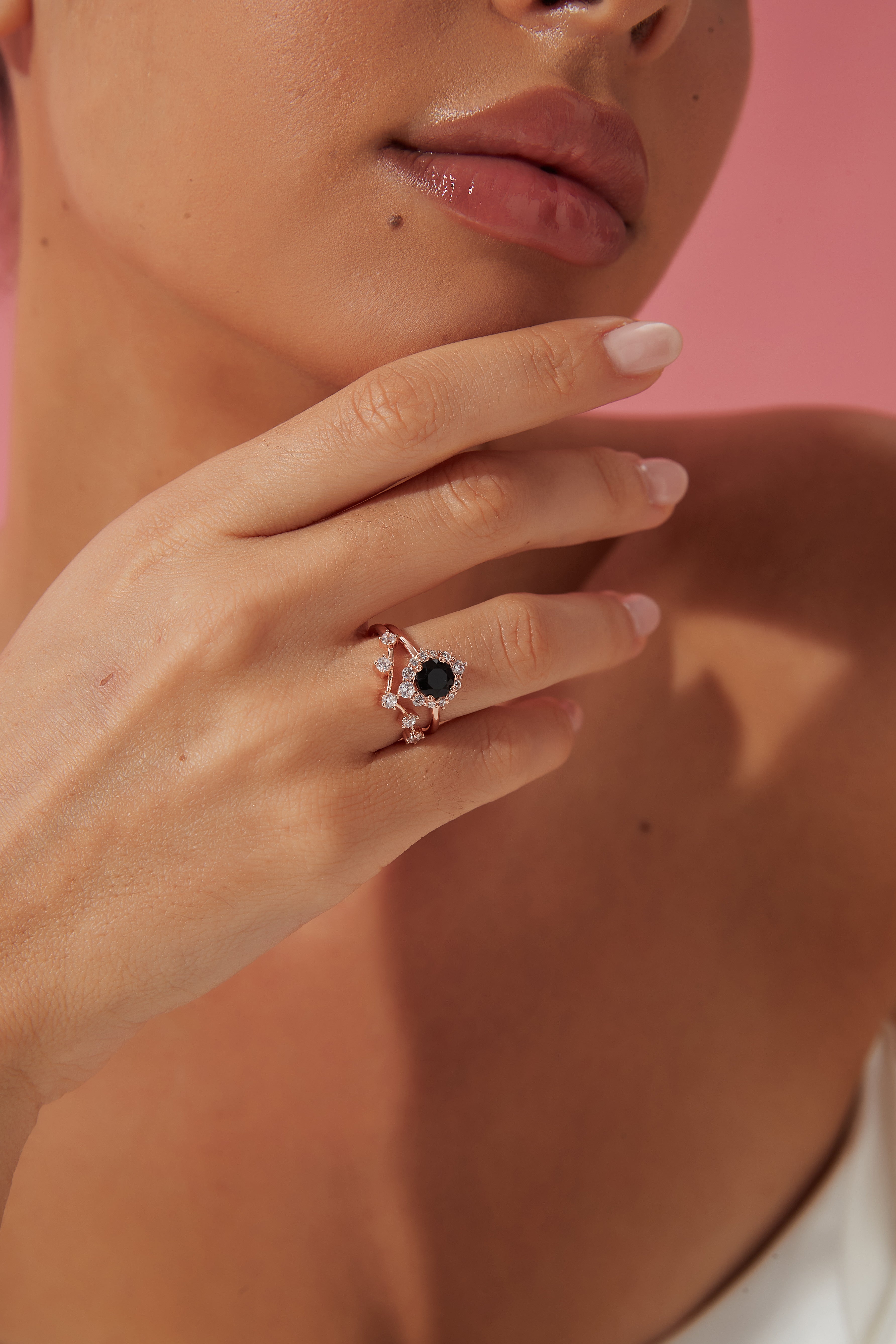 【Isolde】Unique Handmade Natural Black Onyx Engagement Ring 0.8ct Round Cut