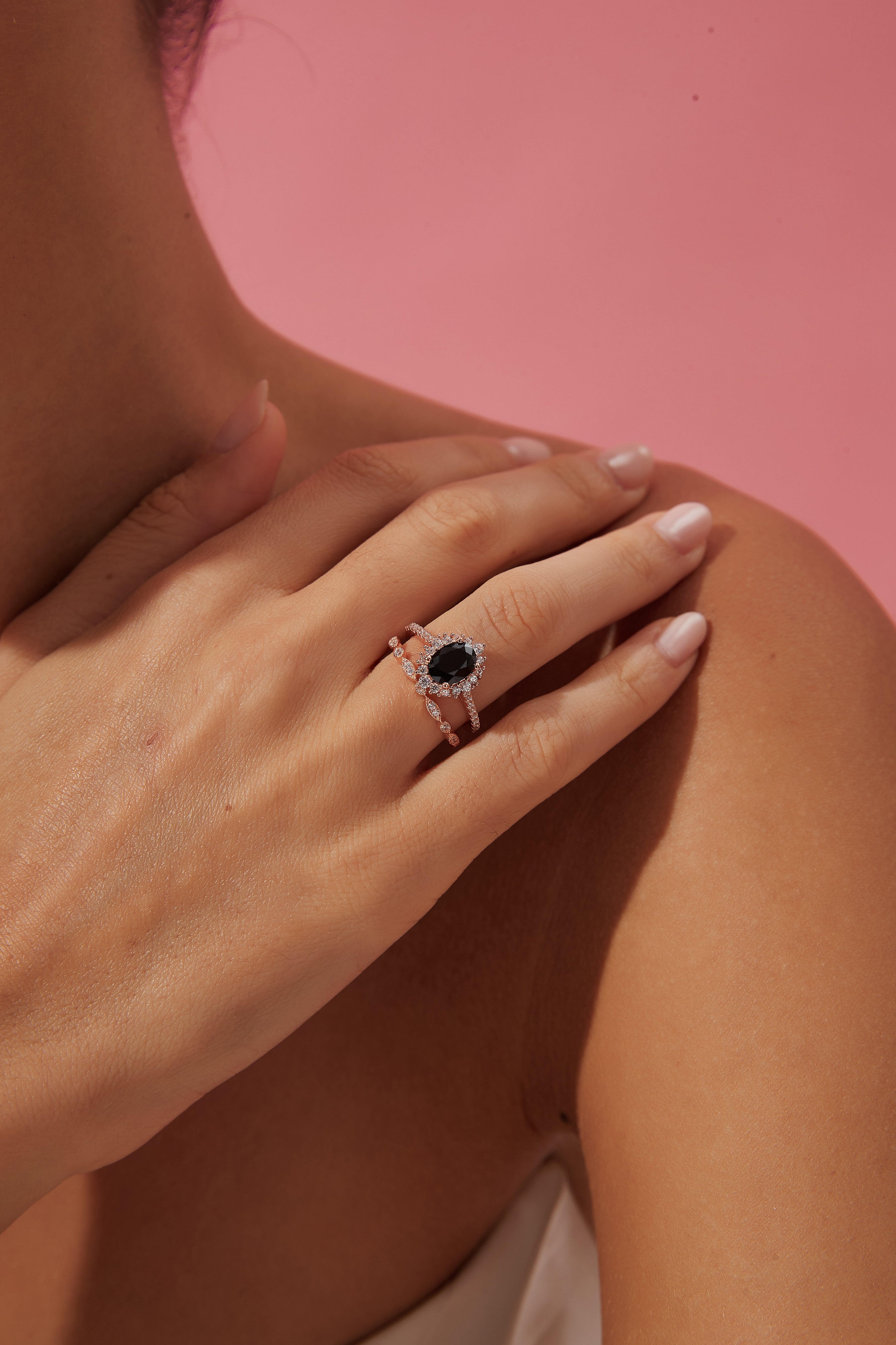 【Vespera】Handmade Natural Black Onyx Engagement Ring 1.5ct Oval Shape