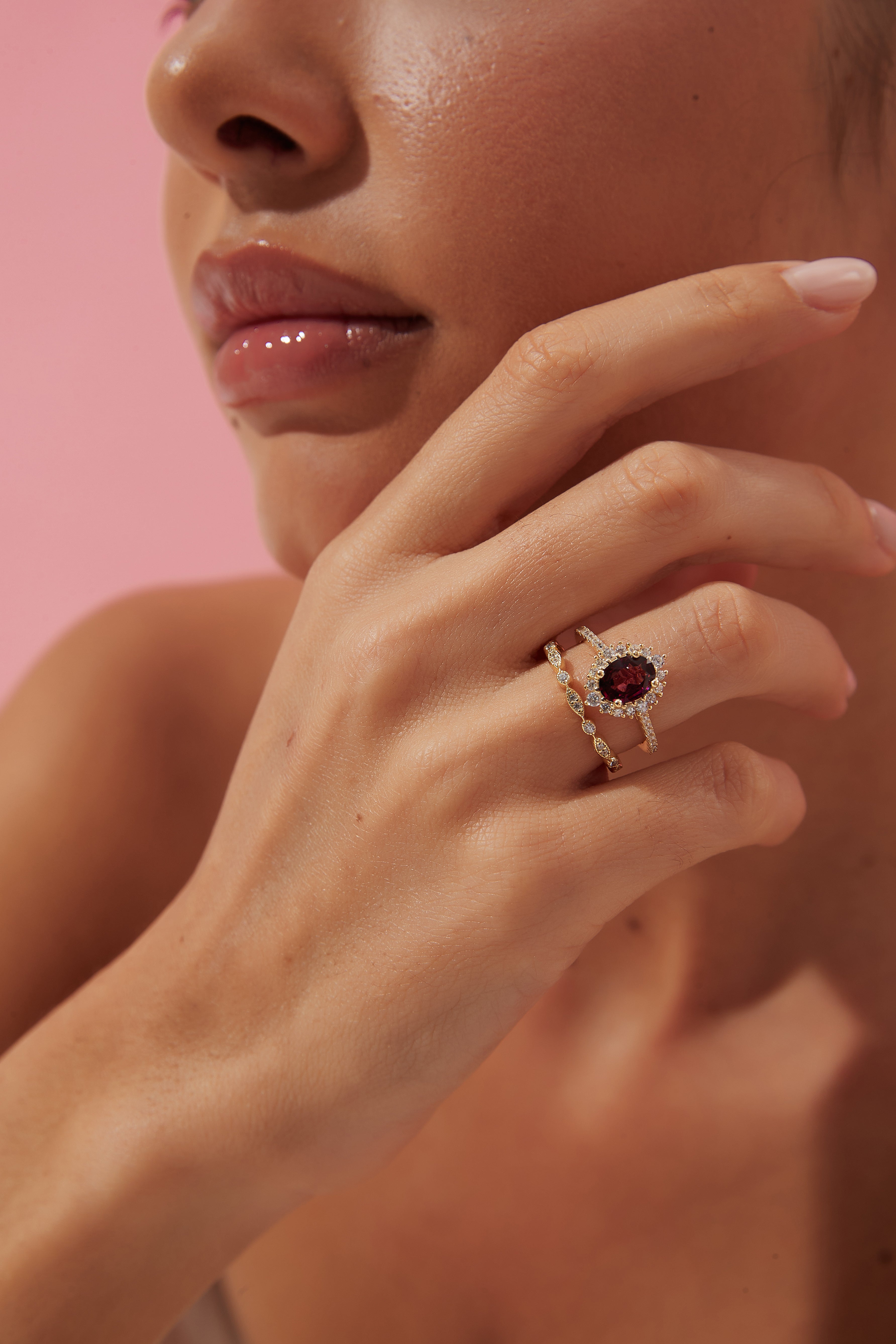 【Ensemble Valencia】 Bague de fiançailles artisanale en grenat rhodolite naturel, 2 pièces, 1,5 ct, forme ovale