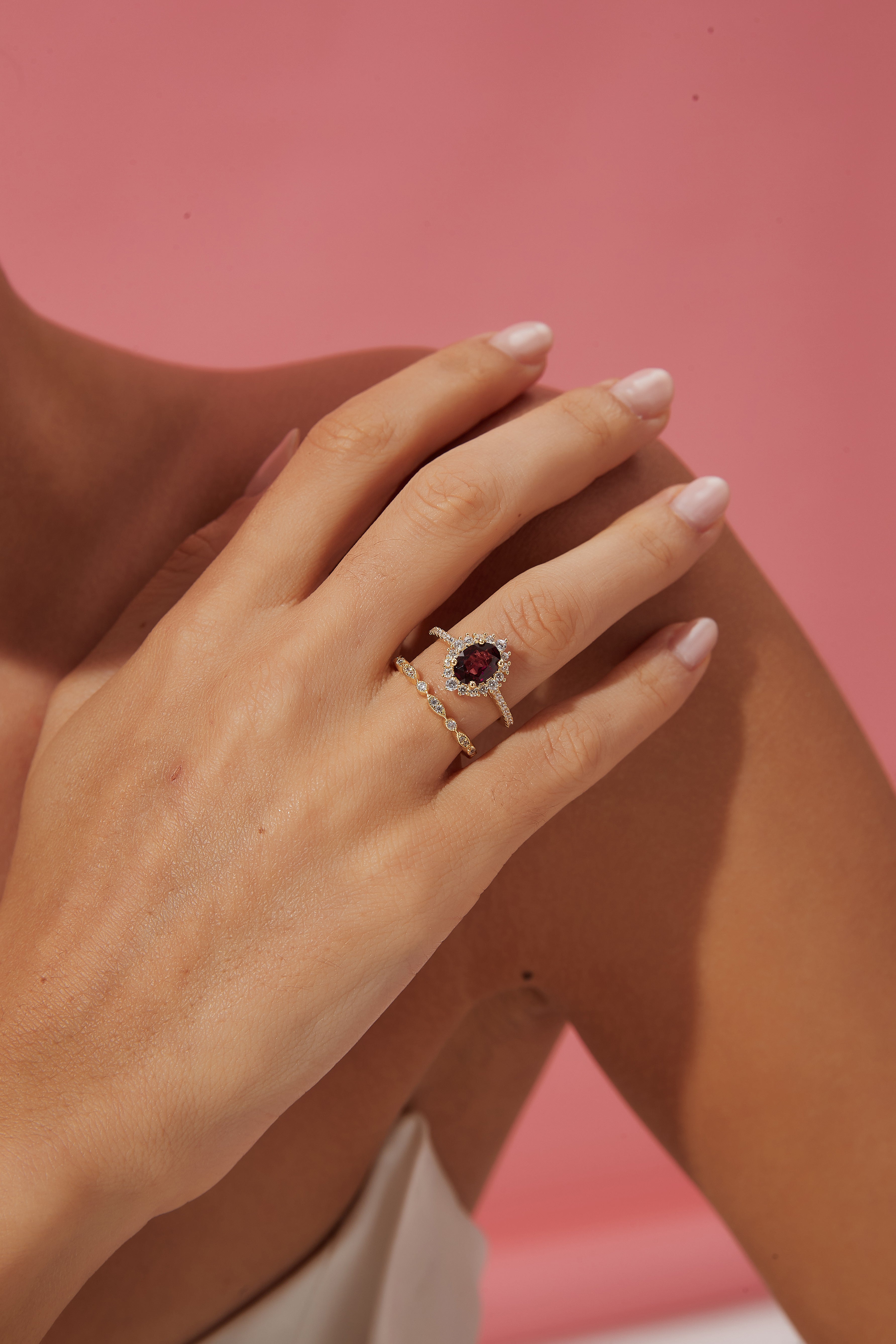 【Ensemble Valencia】 Bague de fiançailles artisanale en grenat rhodolite naturel, 2 pièces, 1,5 ct, forme ovale