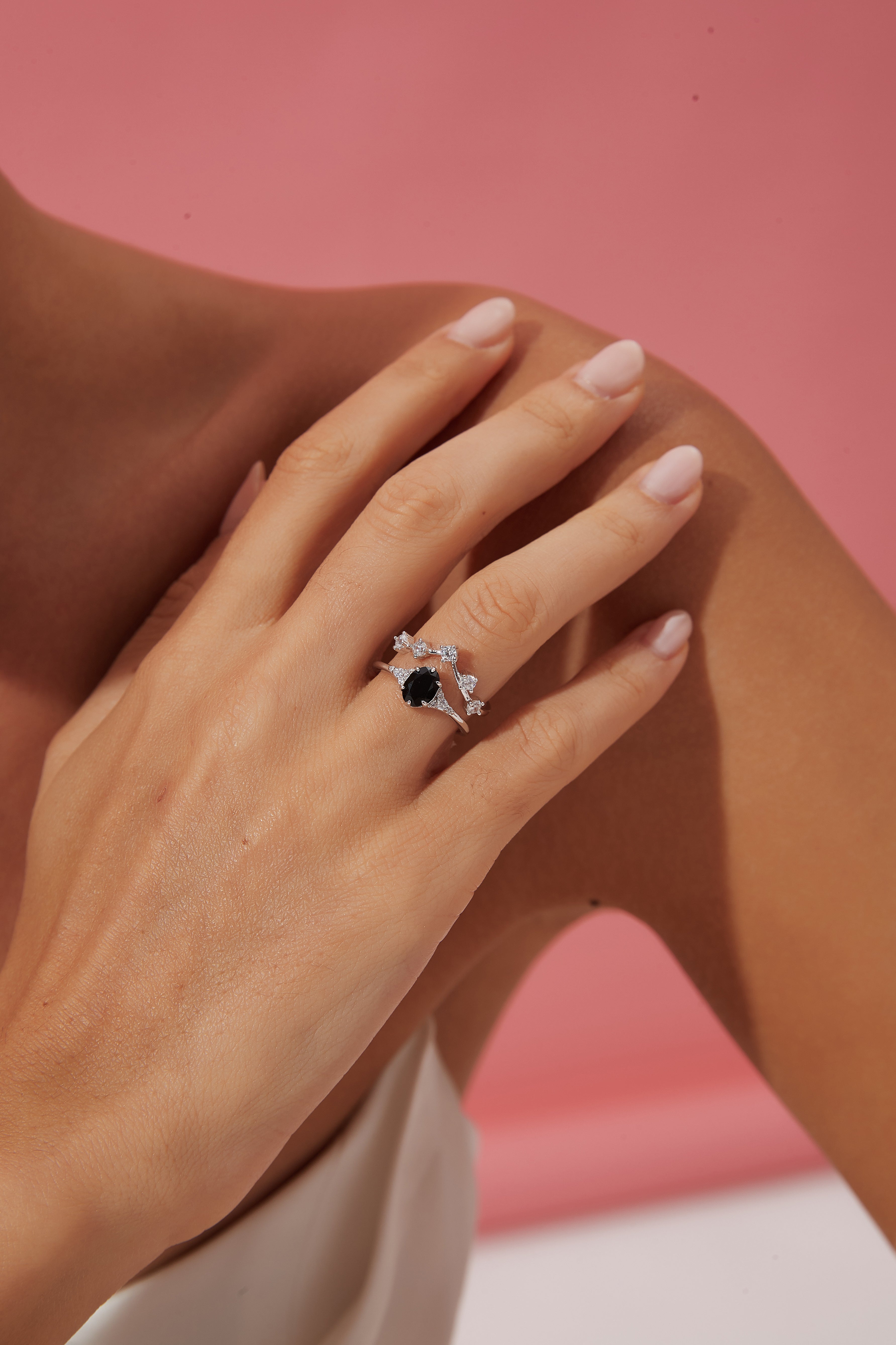 【Ensemble Lyra】Ensemble de 2 bagues de fiançailles ovales en onyx noir naturel fait main (0,75 ct).