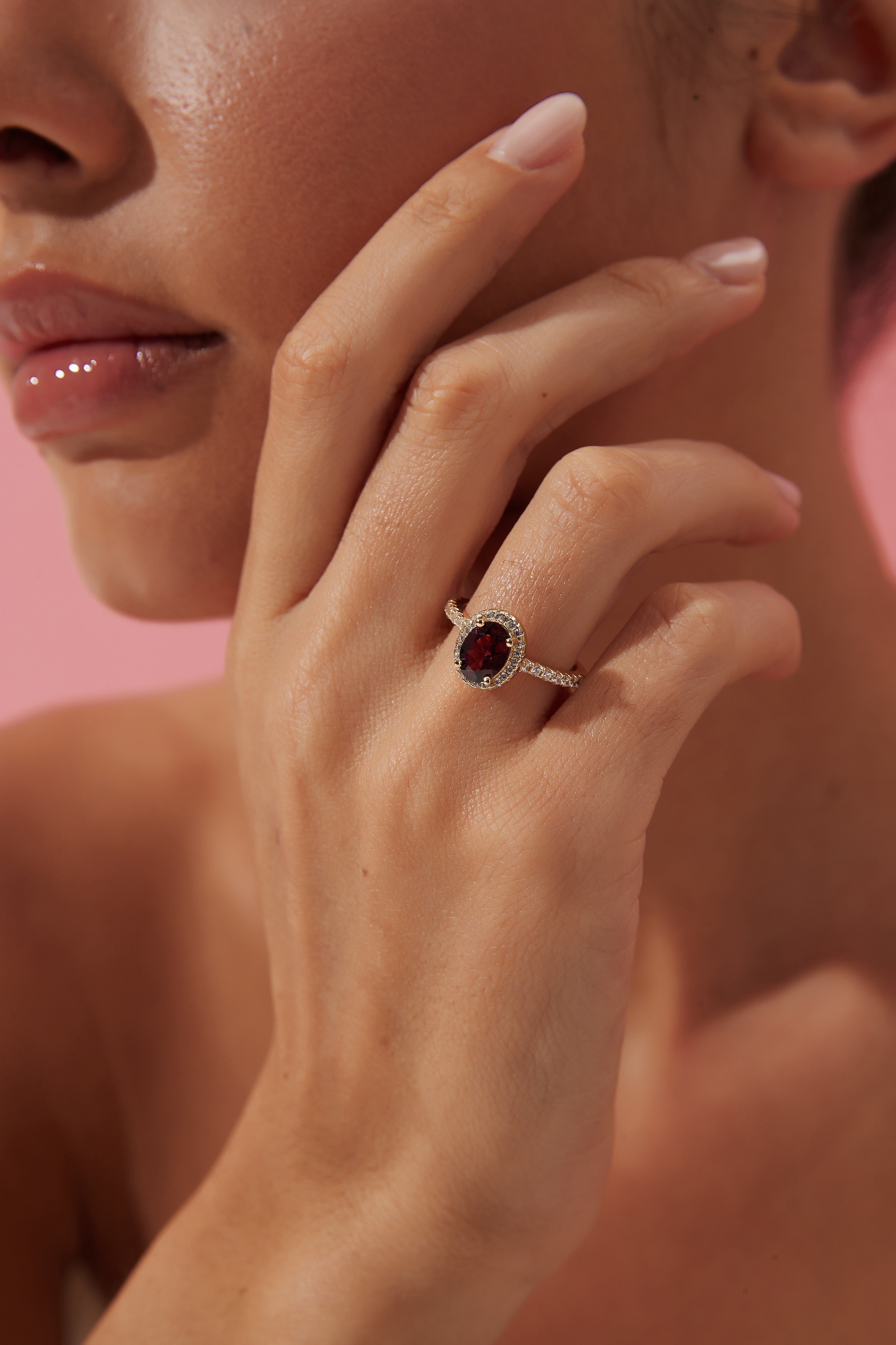 【Amara Cascade】Bague de fiançailles unique, faite main, en grenat rhodolite naturel de 1,5 ct, forme ovale