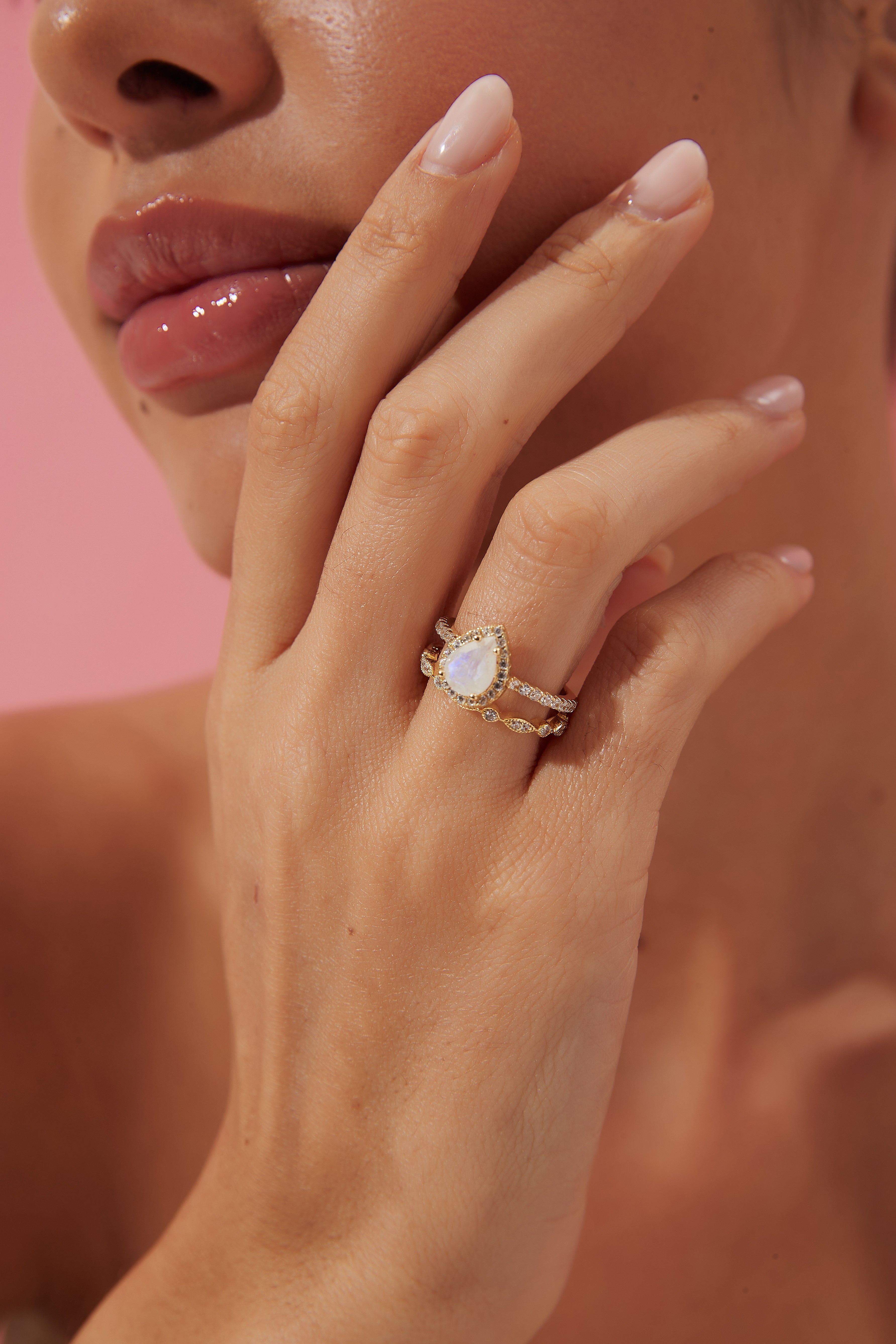 【Parure Clair de Lune】Ensemble de 2 bagues de fiançailles uniques, faites à la main, en pierre de lune bleue naturelle de 0,8 ct, forme poire