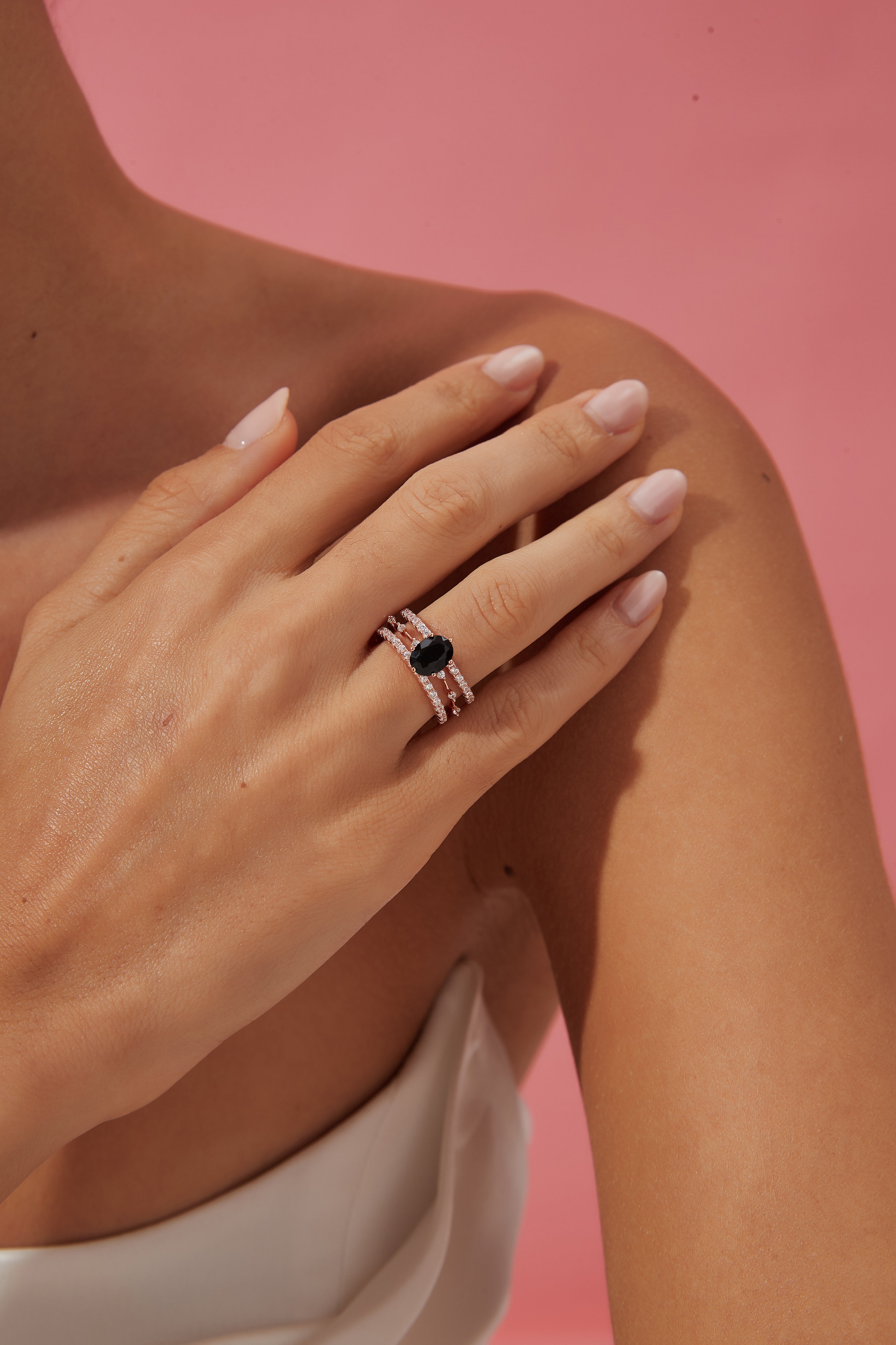 【Ensemble Aegis】Ensemble de 3 bagues de fiançailles ovales en onyx noir naturel fait main, 1,5 ct