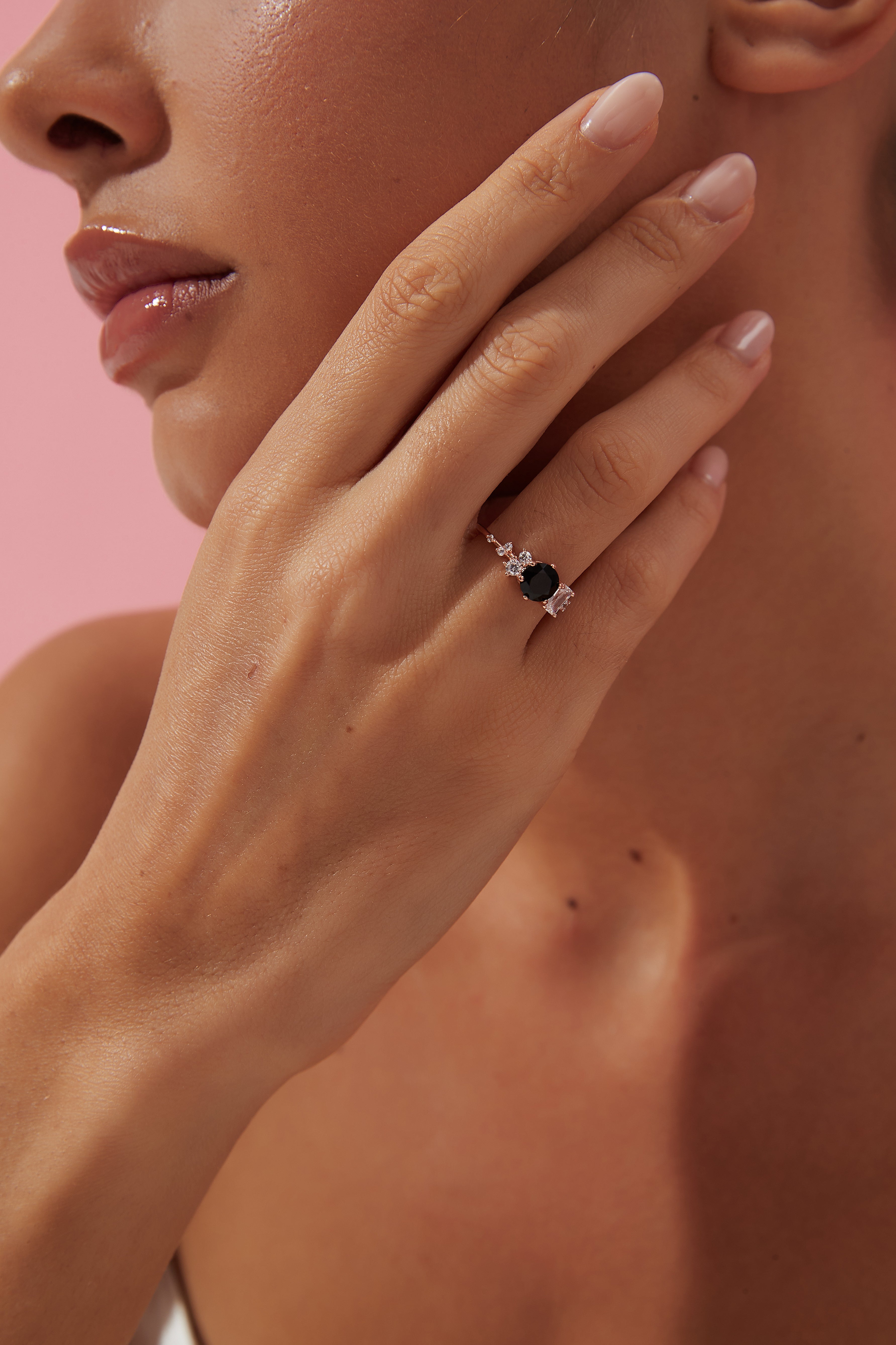 【Flora】Handmade Natural Black Onyx Engagement Ring 0.8ct Round Cut