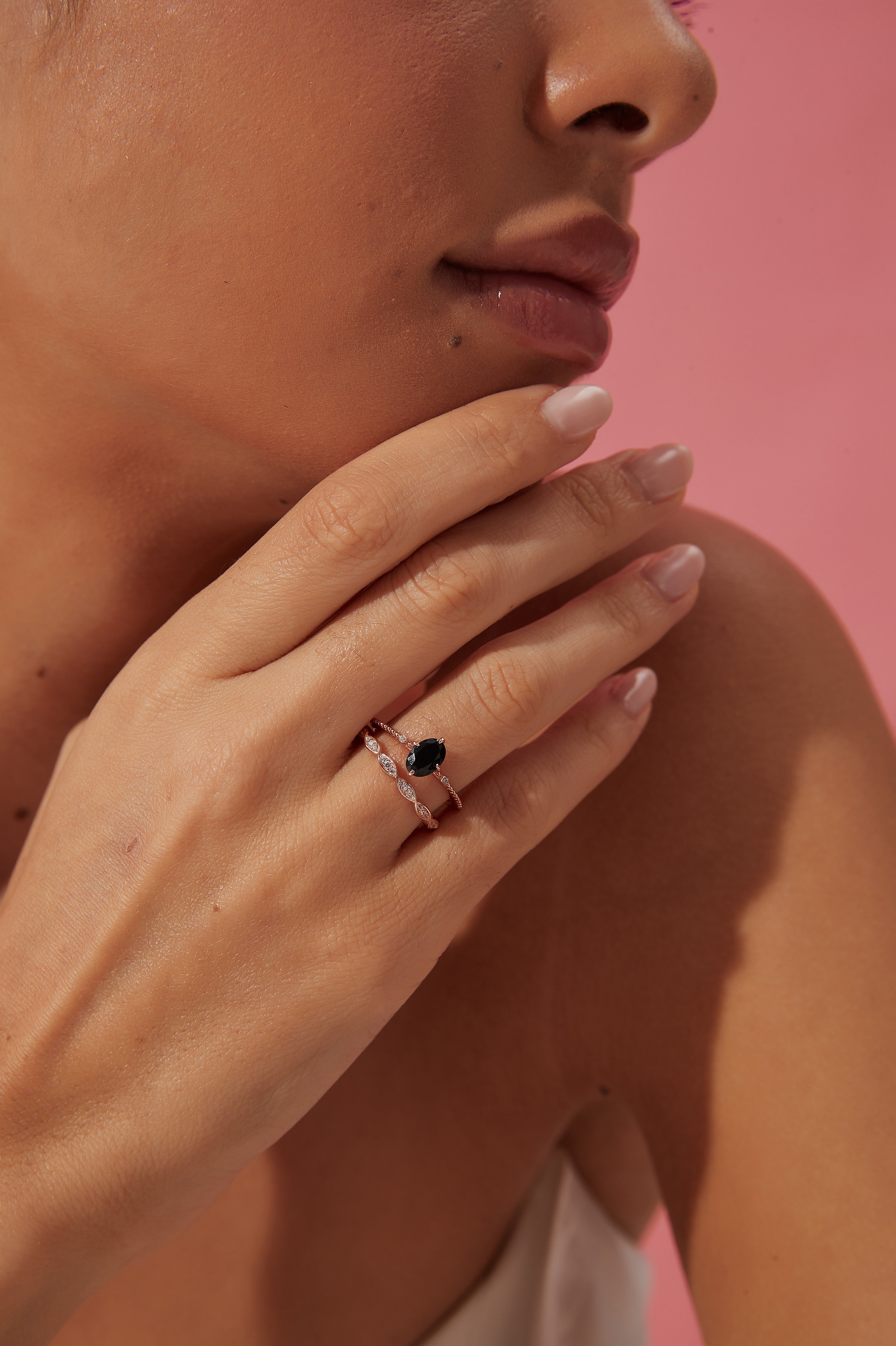 【Ensemble Elysian】Ensemble de 2 bagues de fiançailles ovales en onyx noir naturel fait main (0,75 ct).