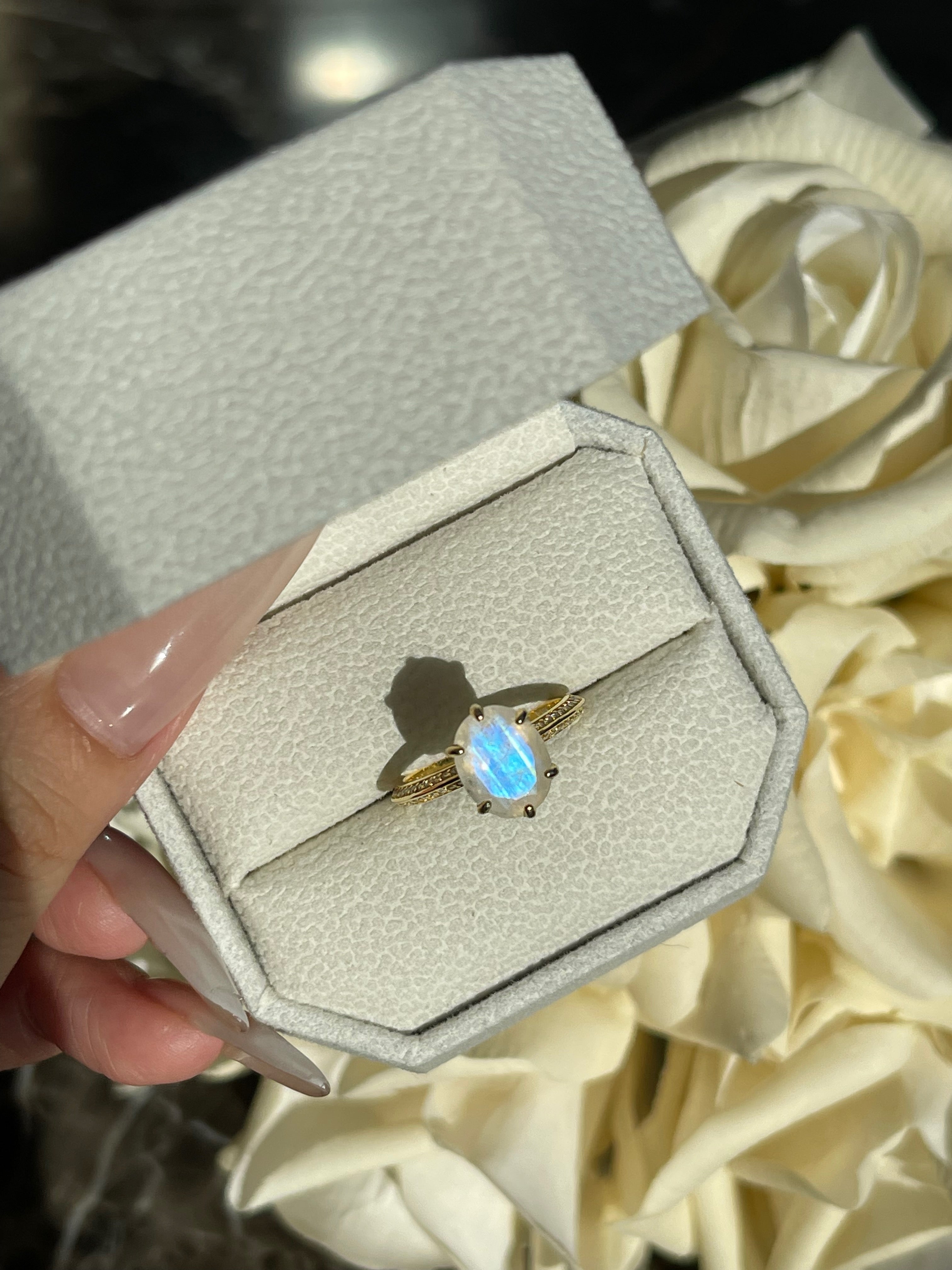 【Astral】Unique Handmade Natural Blue Moonstone Engagement Ring 3ct Oval Shape