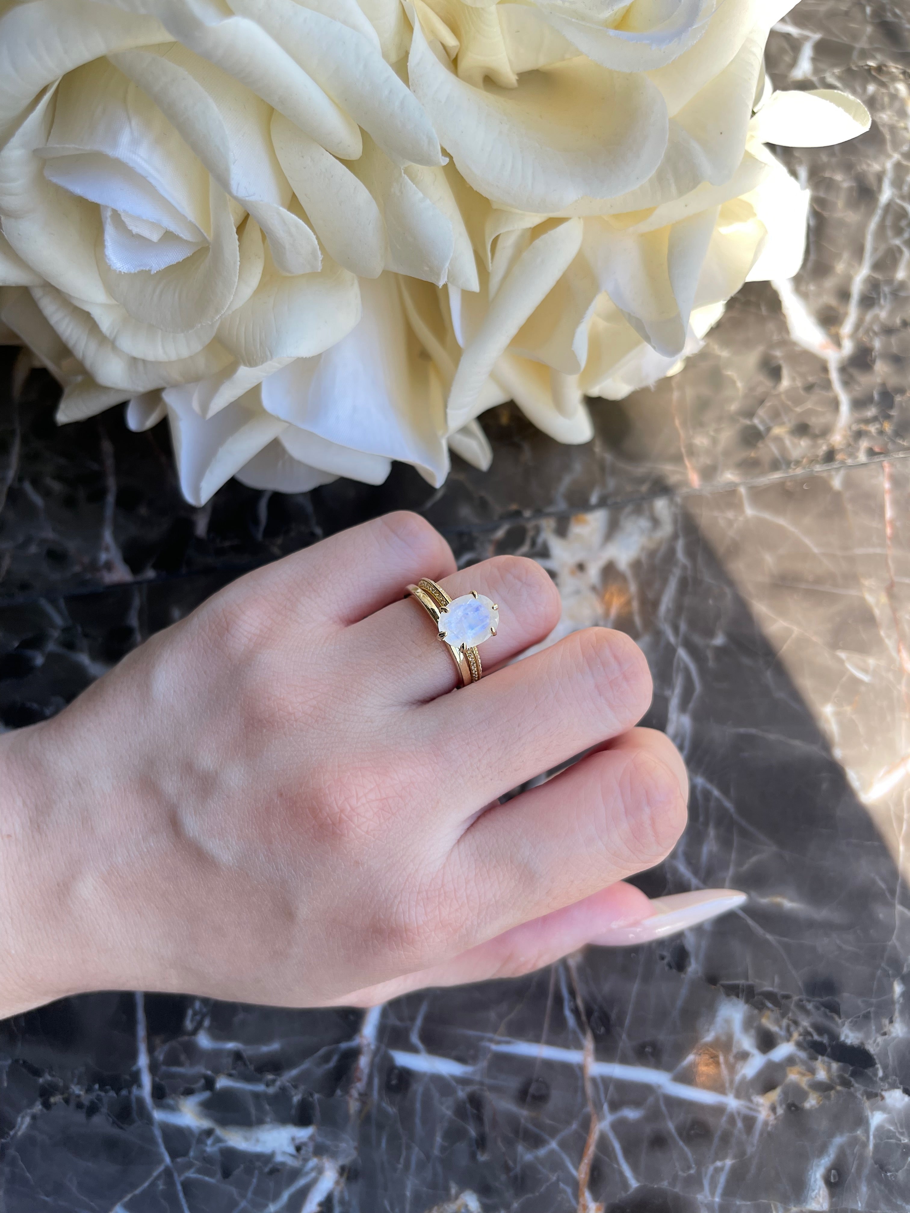 【Astral】Bague de fiançailles unique, faite main, en pierre de lune bleue naturelle de 3 carats, forme ovale