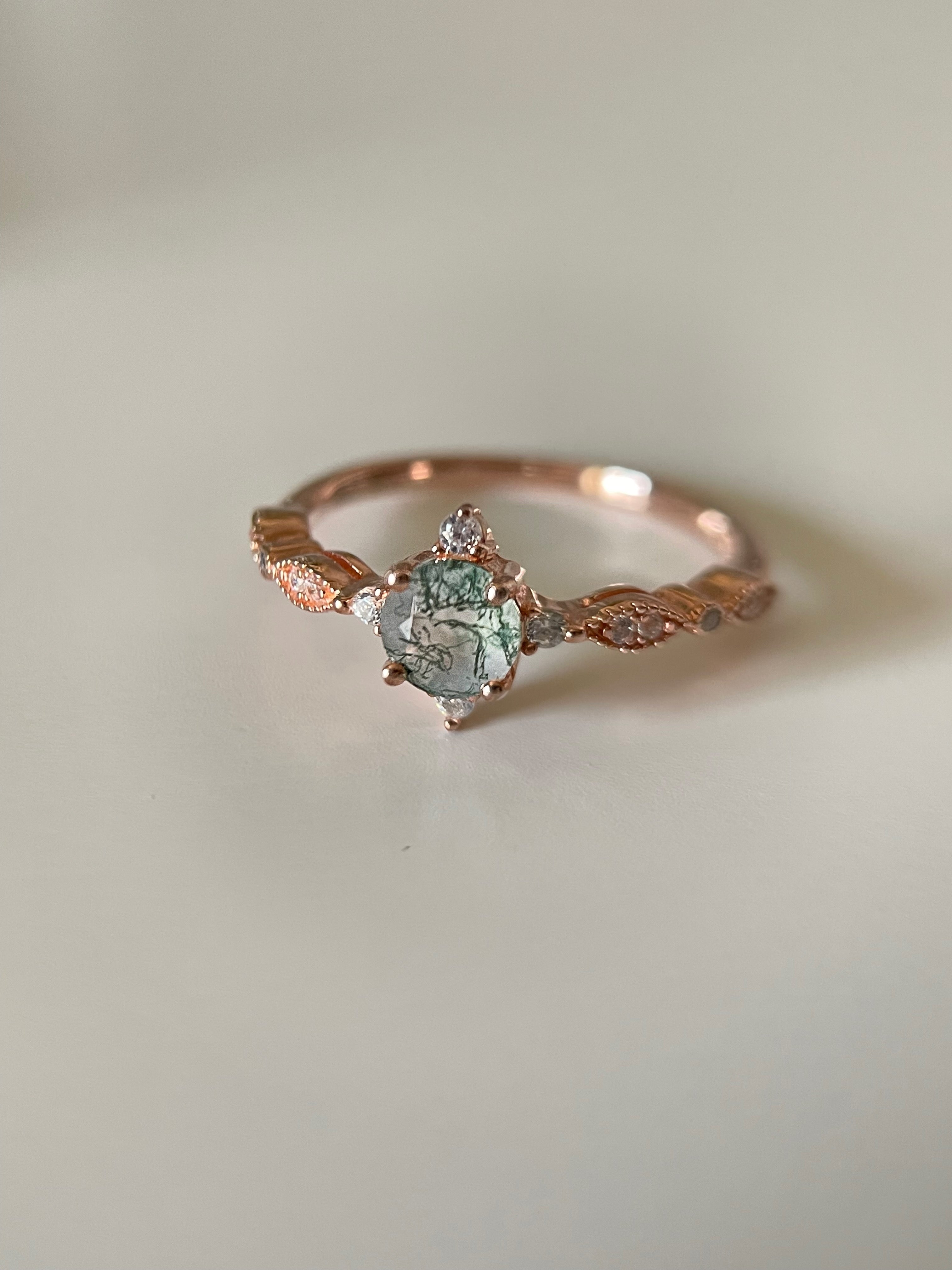 【Coralie】Unique Handmade Natural Moss Agate Engagement Ring 0.5ct Round Shape