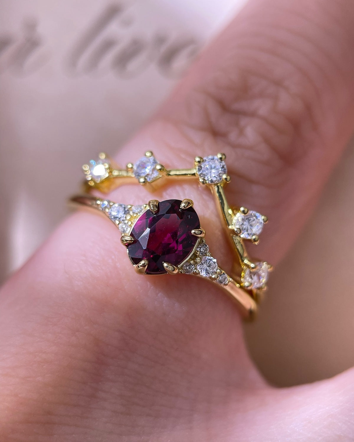 【Regalia Set】Handmade Natural Rhodolite Garnet Engagement Ring Set 2pcs 0.75ct Oval Cut