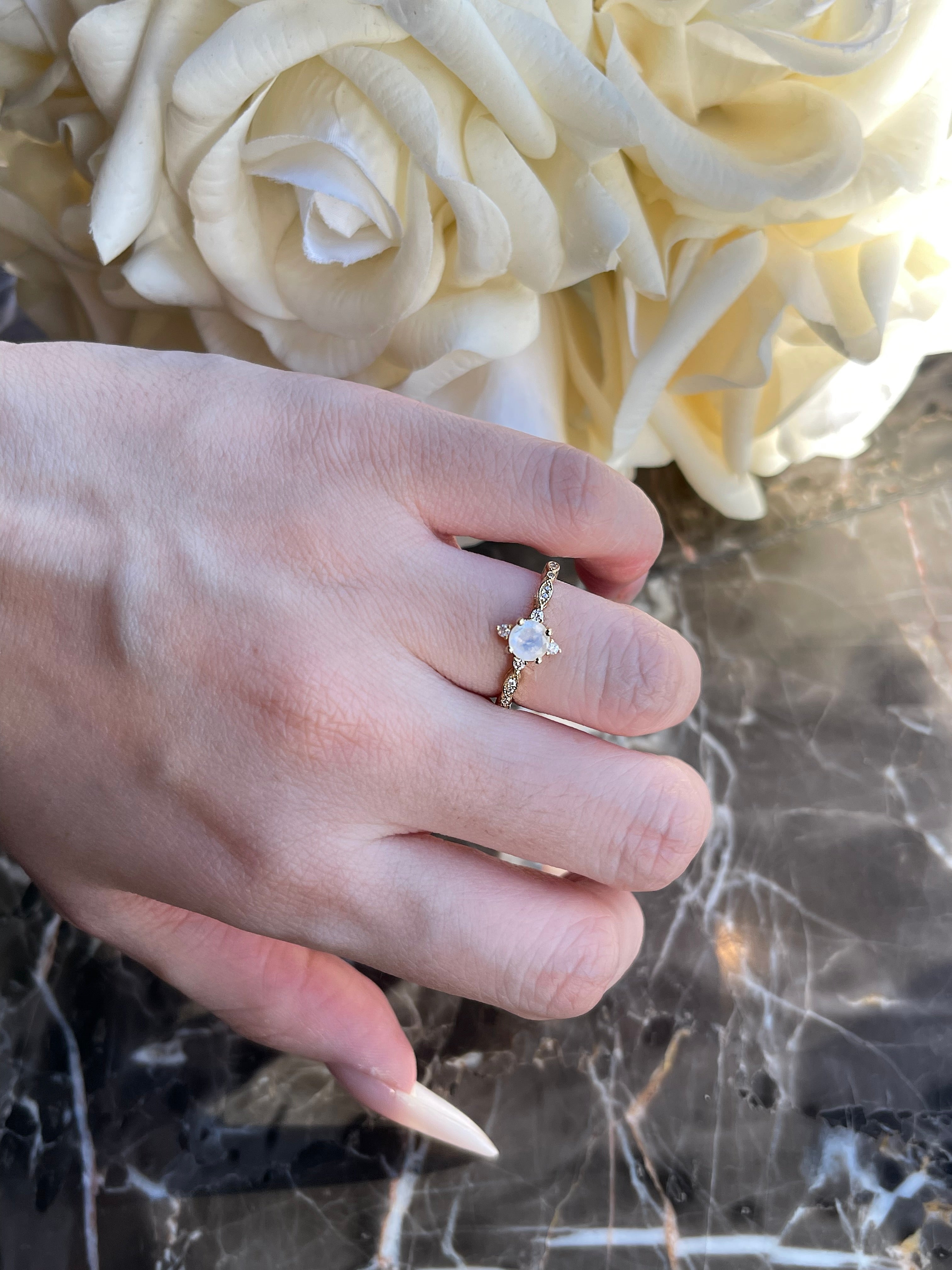 【Lucentia】Handmade Natural Blue Moonstone Engagement Ring 0.5ct Princess Shape