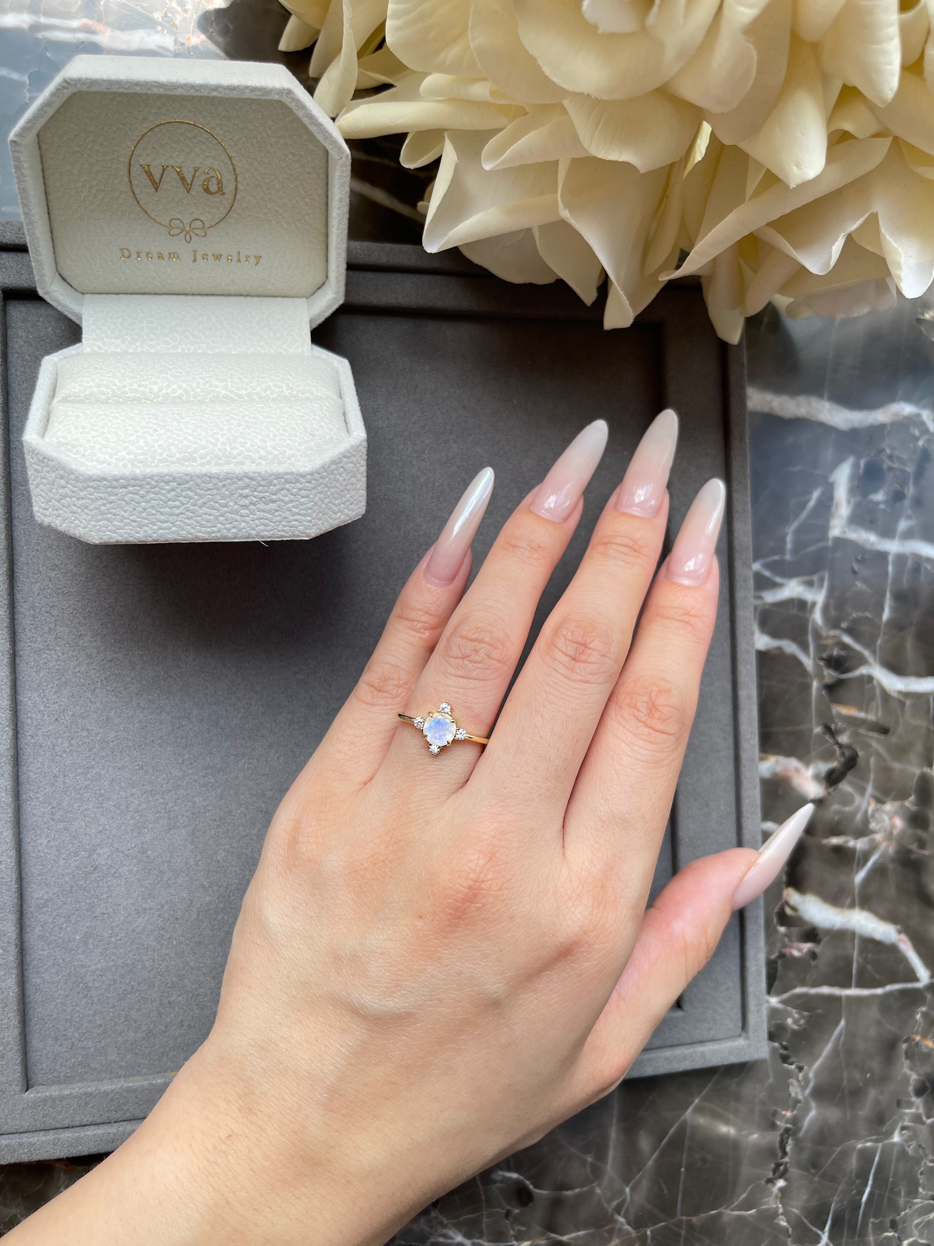 【Lucentia】Handmade Natural Blue Moonstone Engagement Ring 0.5ct Princess Shape