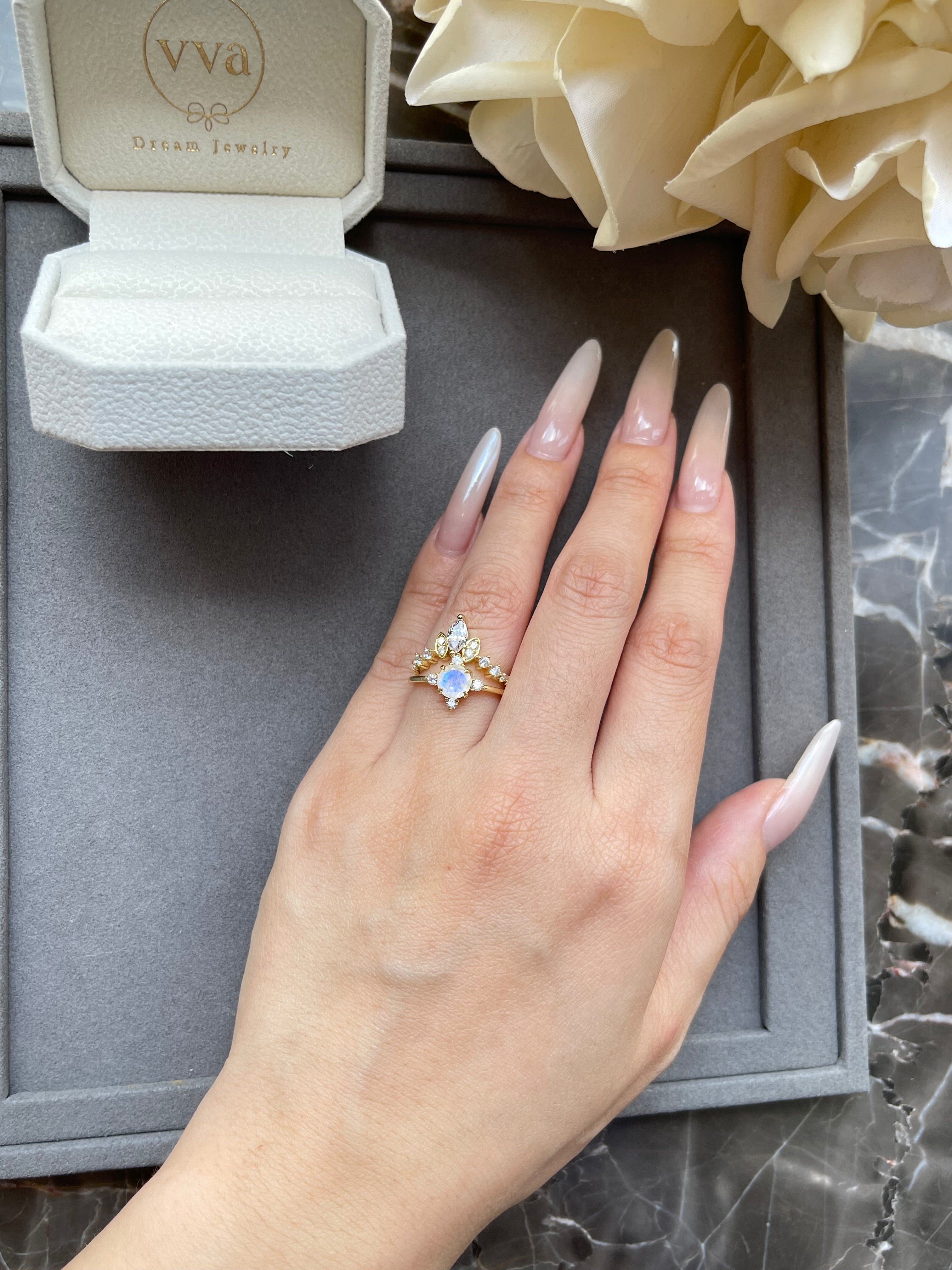 【Lucentia】Handmade Natural Blue Moonstone Engagement Ring 0.5ct Princess Shape