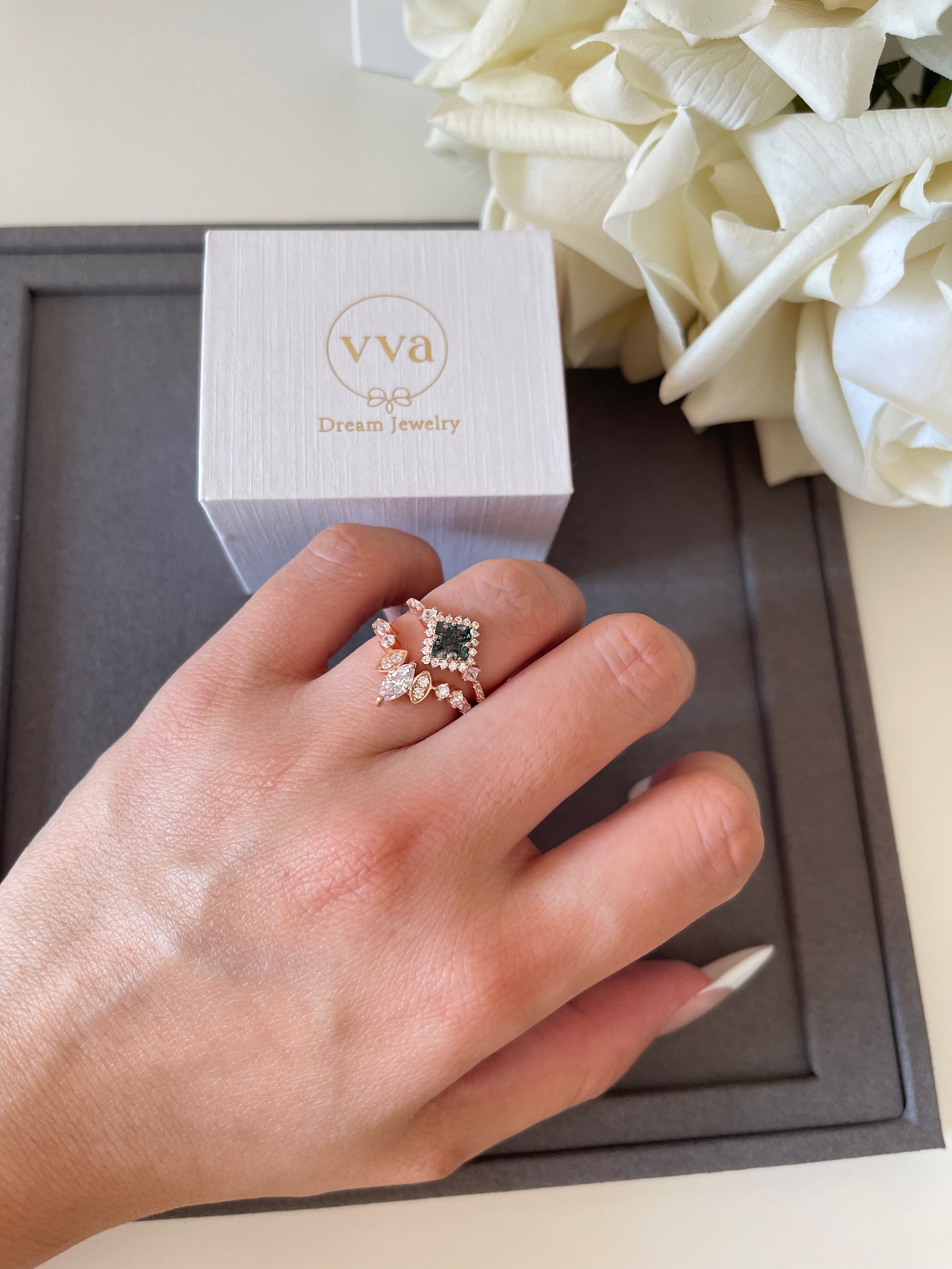 【RHIANNON】Bague de fiançailles unique, faite à la main, en agate mousse naturelle, forme princesse, 0,75 ct