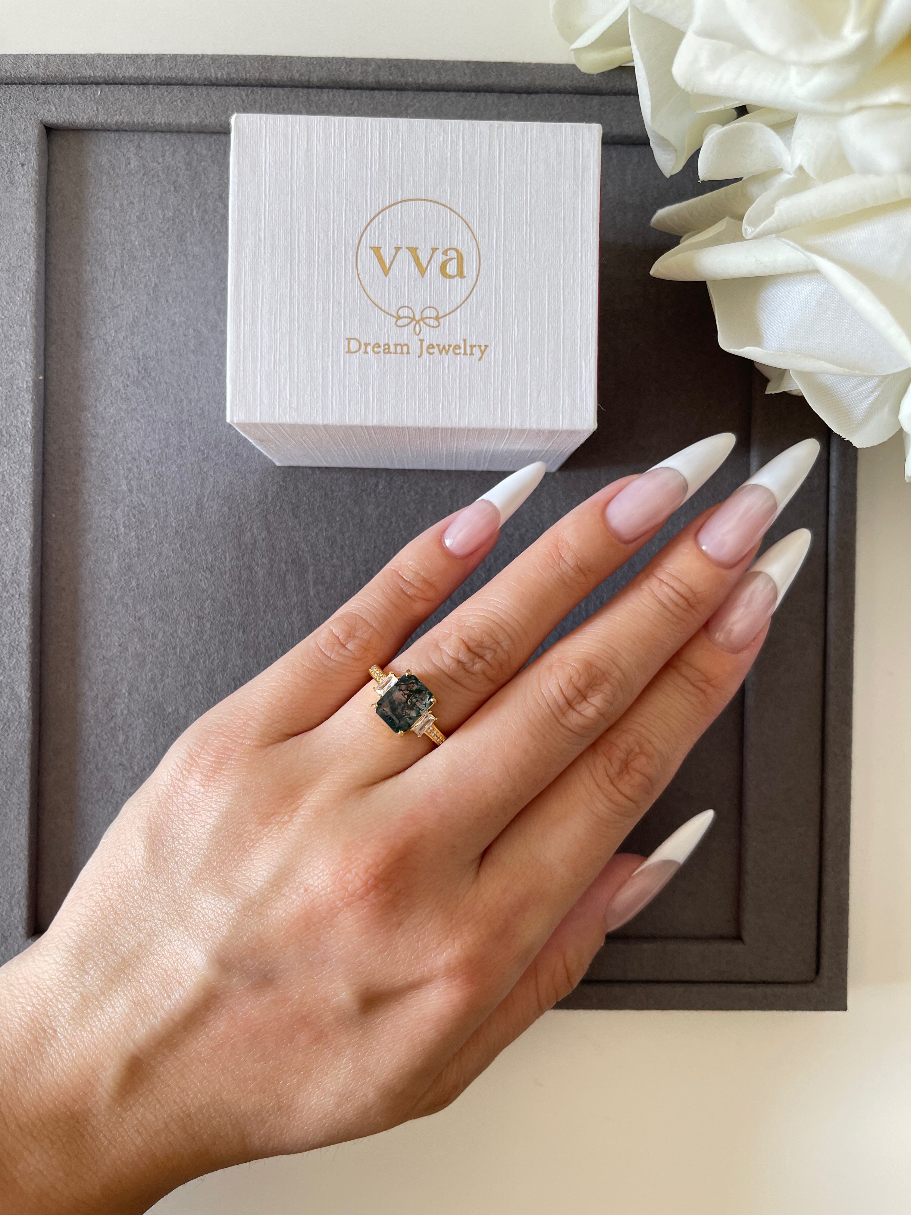 【Callista】Bague de fiançailles unique en agate mousse naturelle faite à la main, 2,5 ct, forme coussin