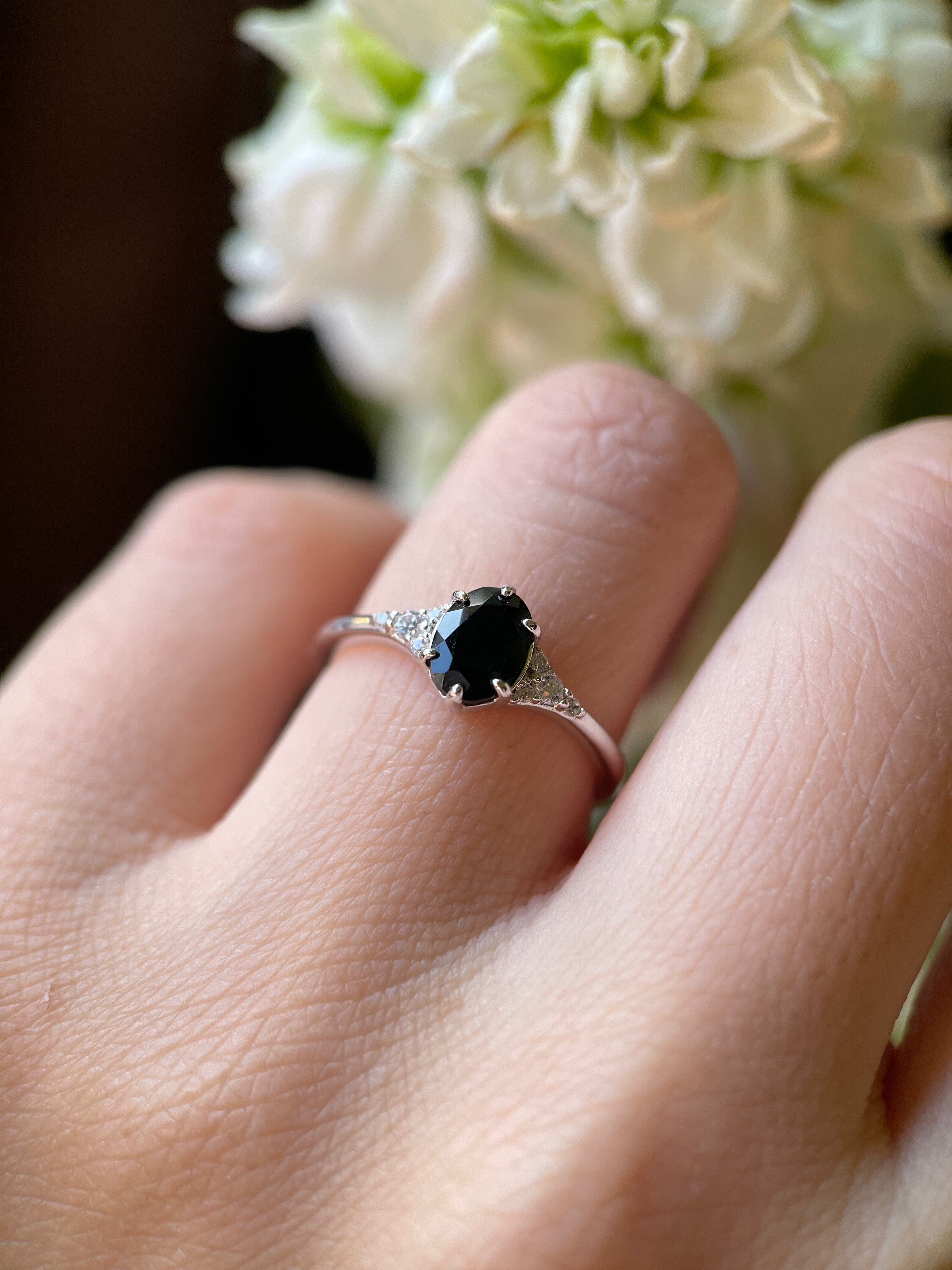 【Lyra】Handmade Natural Black Onyx Engagement Ring 0.75ct Oval Cut