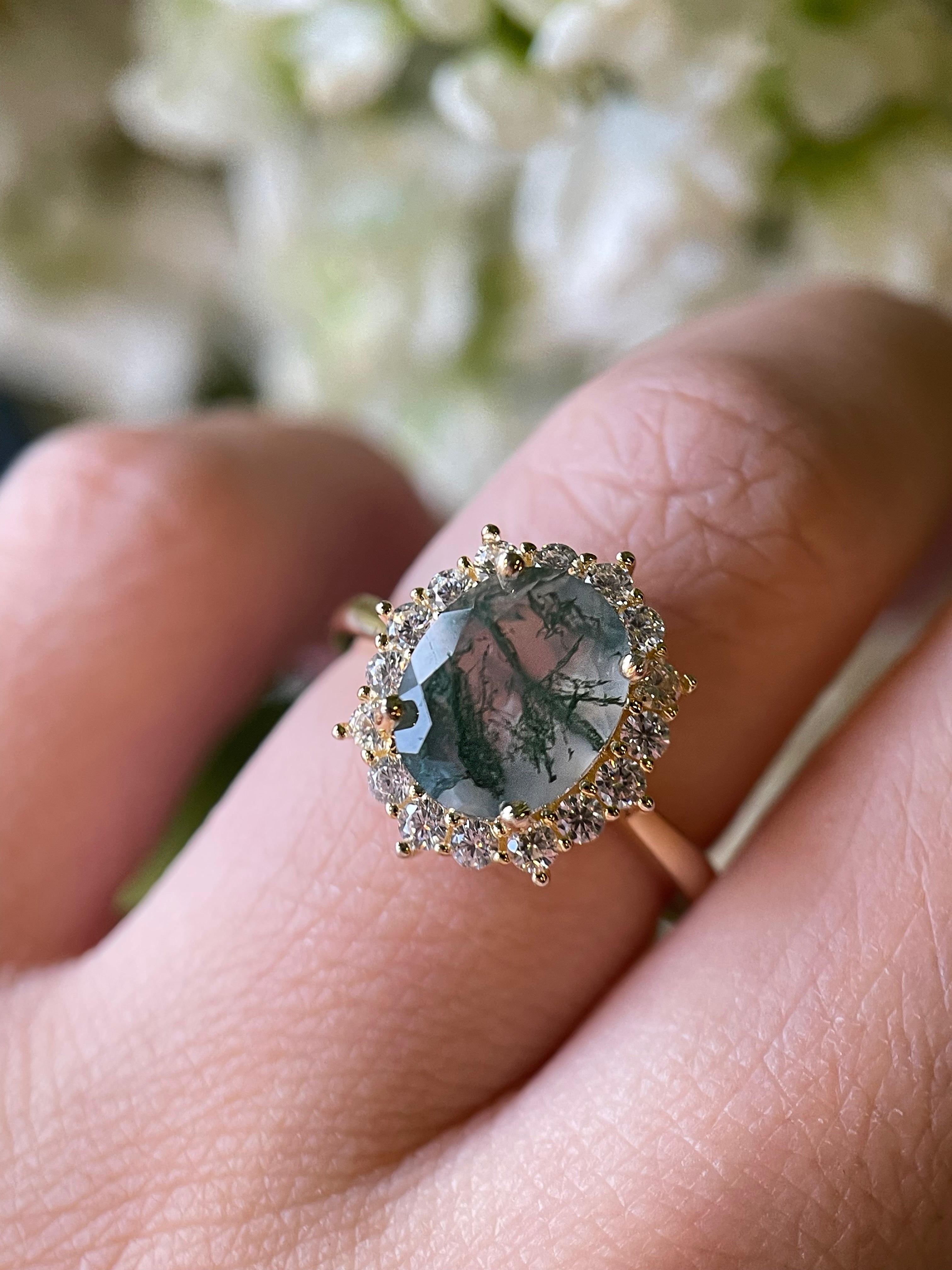 【Morrigan】 Bague de fiançailles unique, faite main, en agate mousse verte naturelle de forme ovale, 3 carats