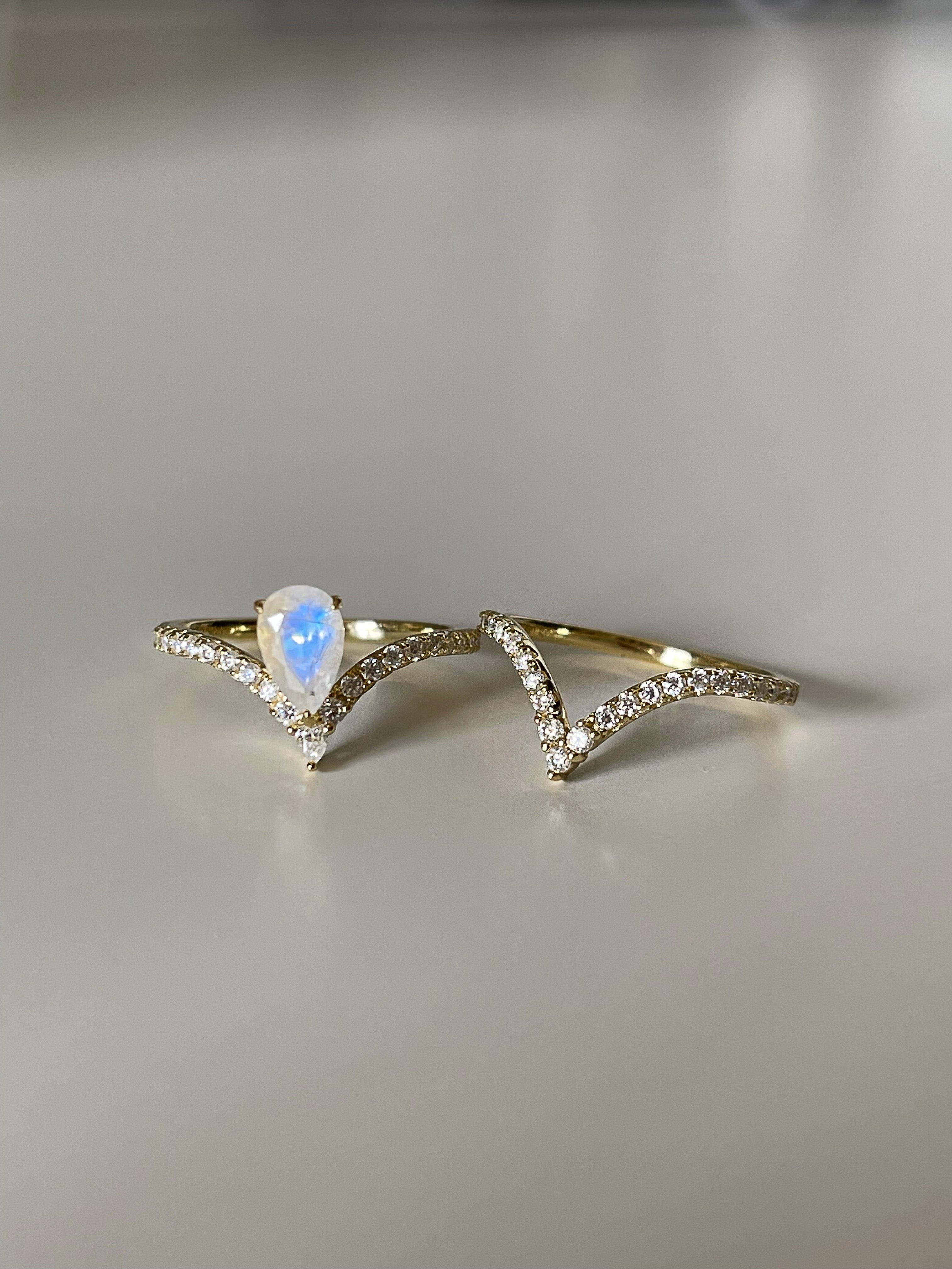 【Lumina Vow】Unique Handmade Natural Blue Moonstone Engagement Ring Set 2pcs 0.7ct Pear Shape