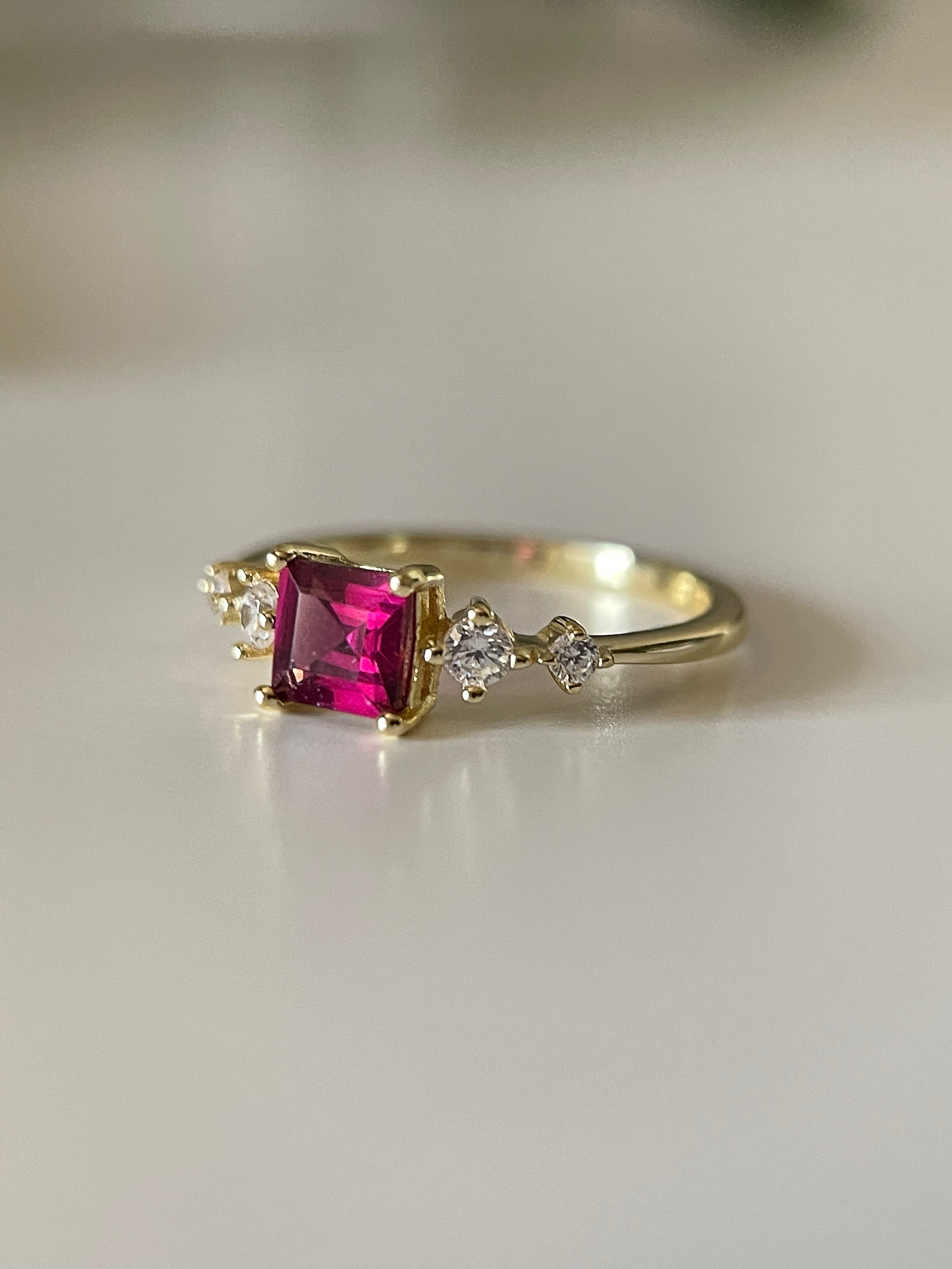 【Rosalind】Unique Handmade Natural Rhodolite Garnet Engagement Ring 0.75ct Princess Cut