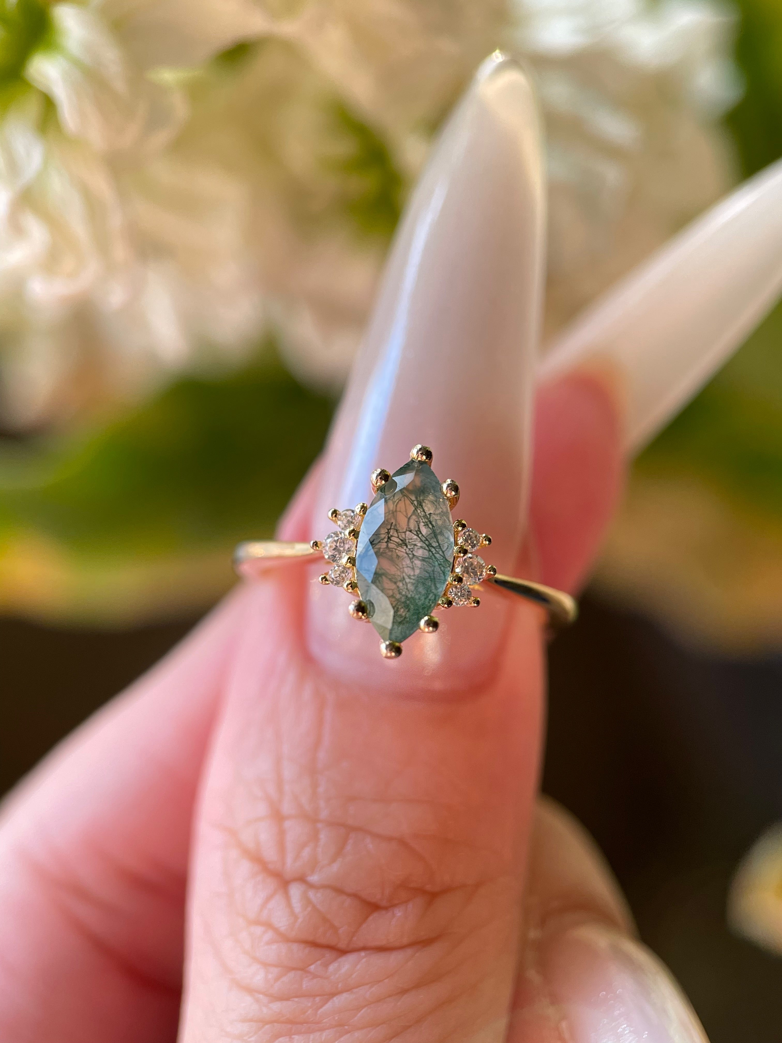 【CASSIOPEIA】Bague de fiançailles unique en agate mousse naturelle, faite à la main, taille marquise, 1 carat
