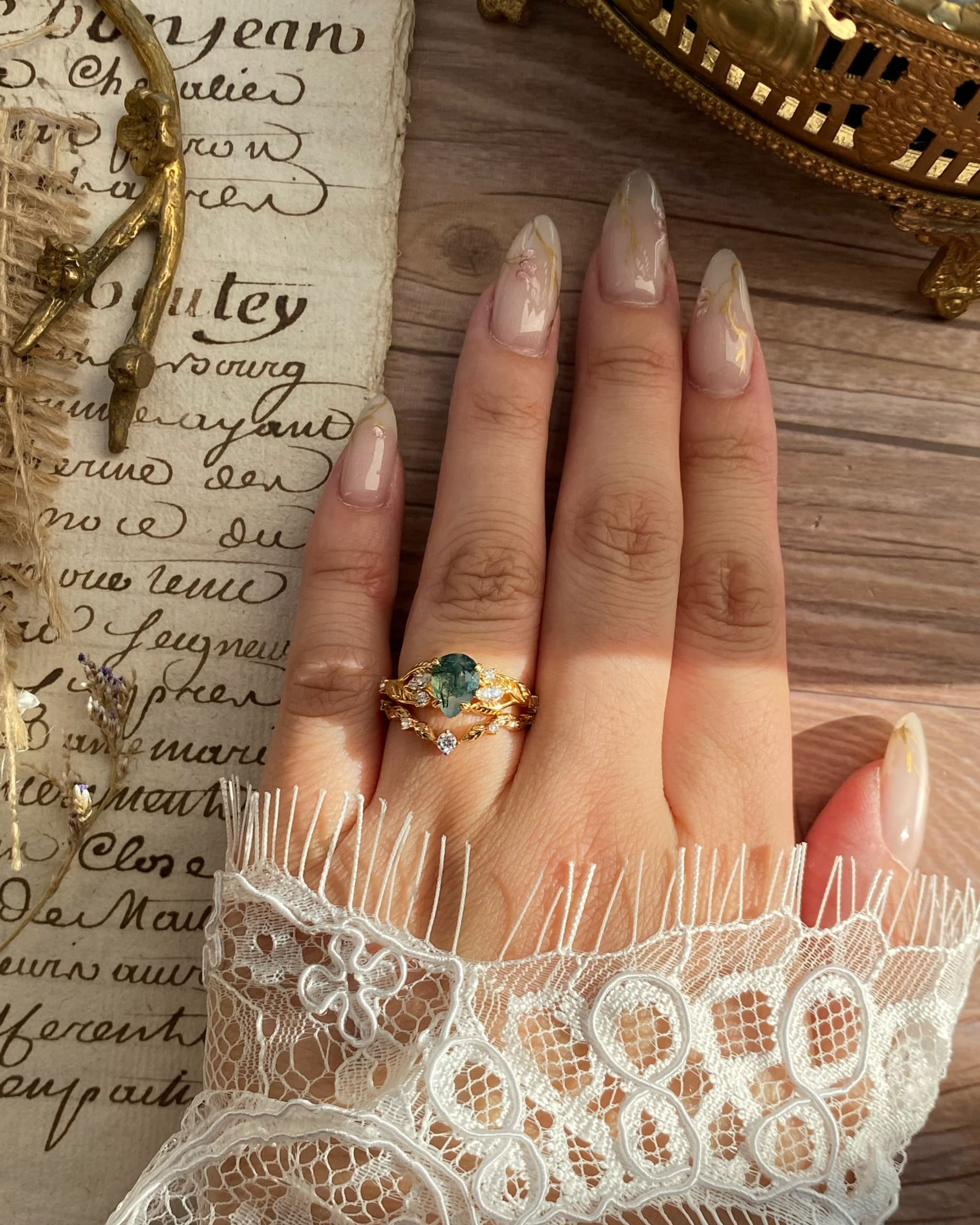 【Voile éthéré】Bague de fiançailles unique en agate mousse naturelle, faite main, de forme ovale, 1,5 ct