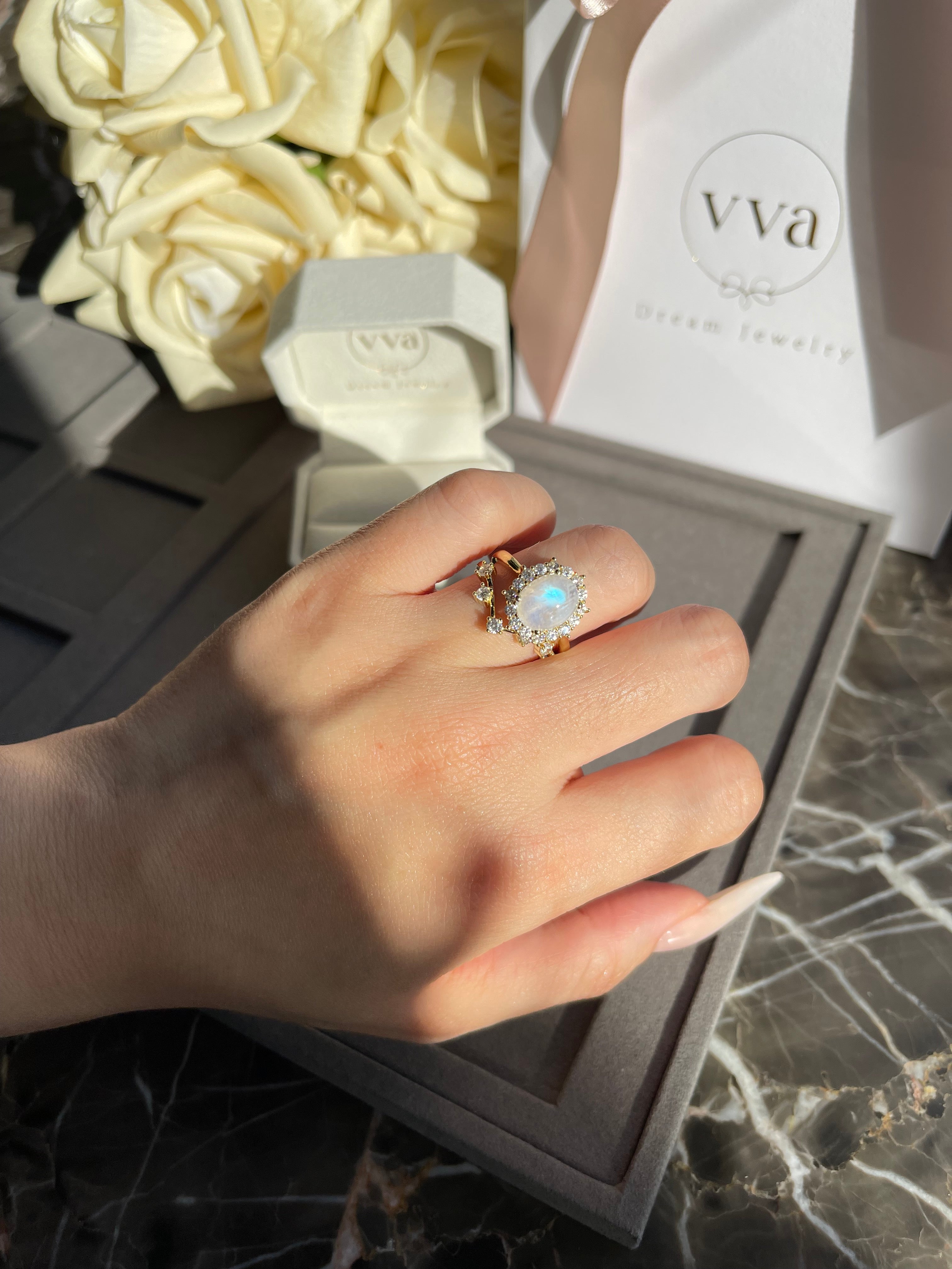 【SELENE】Bague de fiançailles unique, faite main, en pierre de lune bleue naturelle ovale de 3 carats