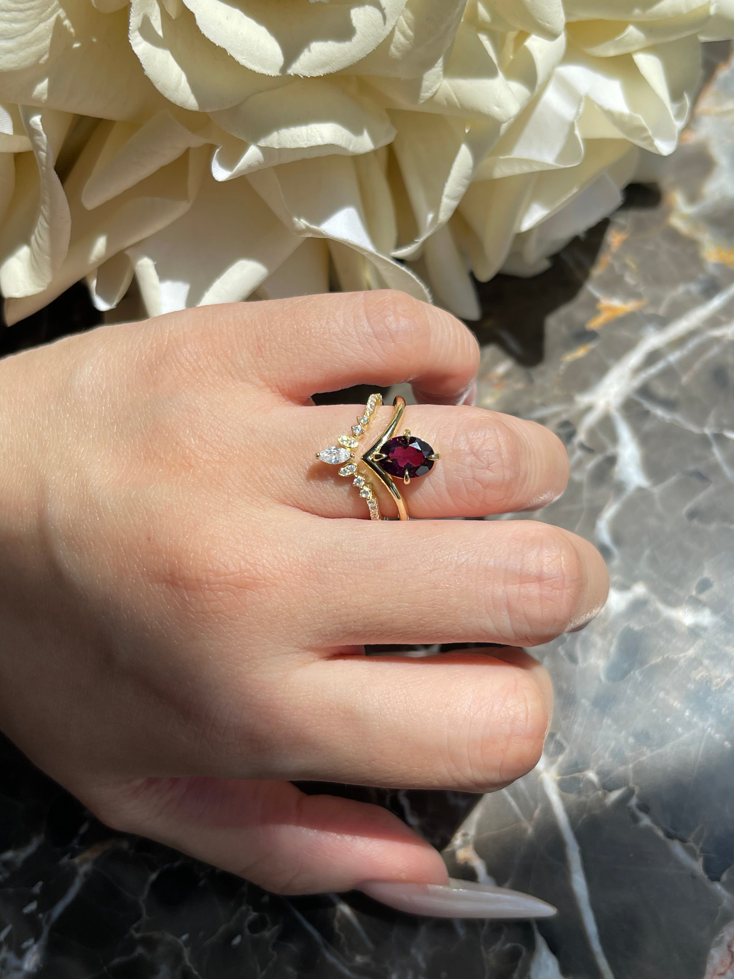 【REGINA SET】Handmade Natural Rhodolite Garnet Engagement Ring Set 2pcs Oval Shape 1.5ct