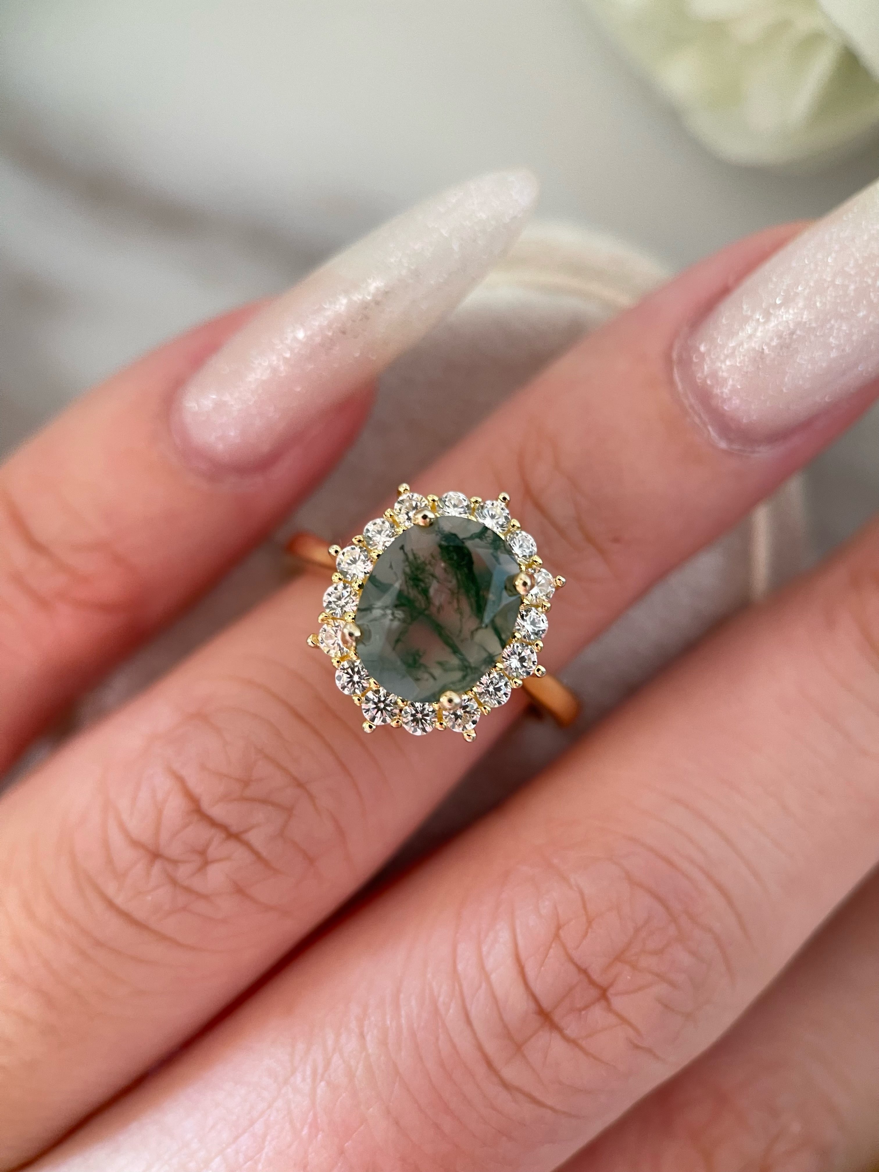 【Morrigan】 Bague de fiançailles unique, faite main, en agate mousse verte naturelle de forme ovale, 3 carats