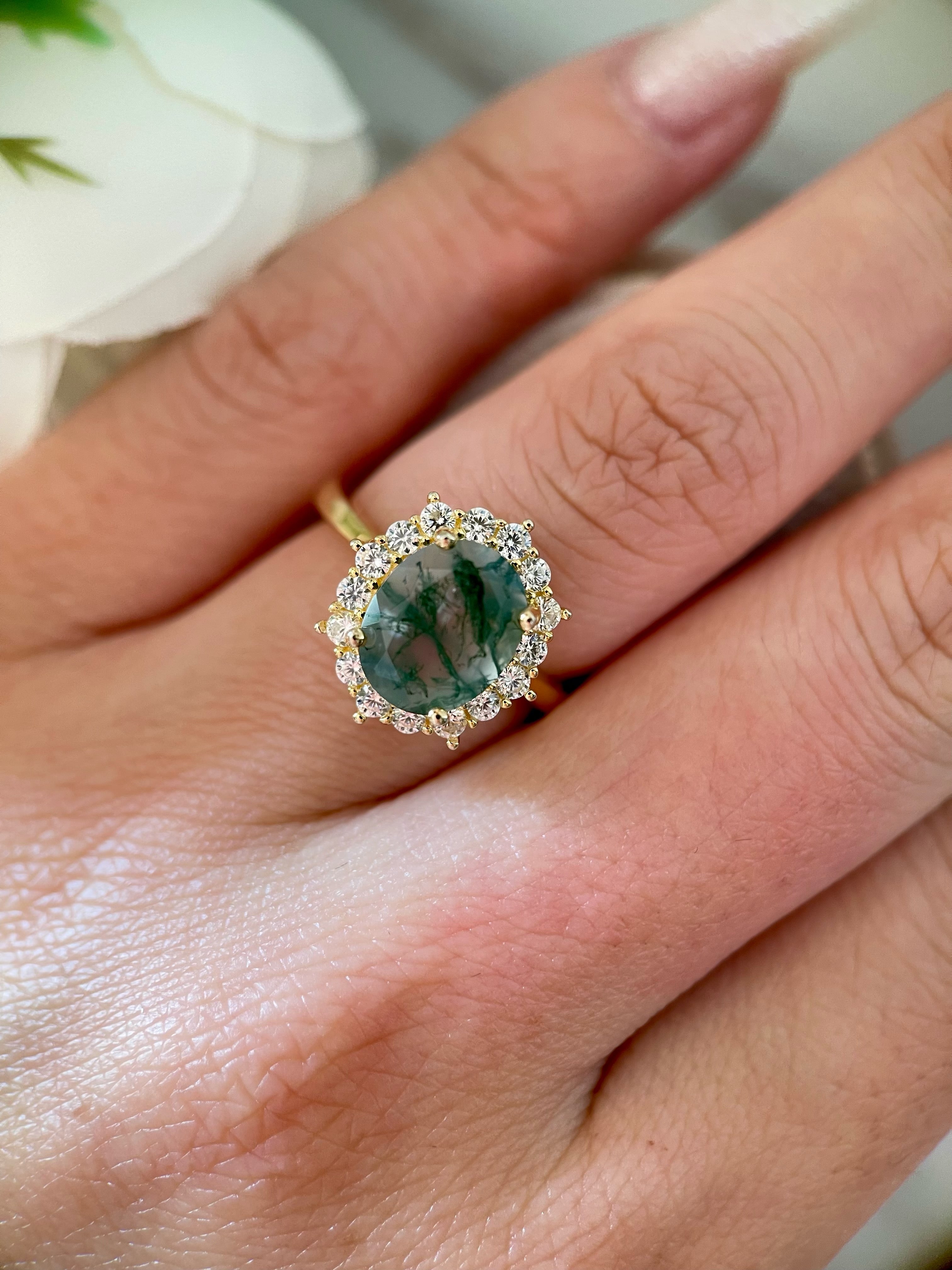 【Morrigan】 Bague de fiançailles unique, faite main, en agate mousse verte naturelle de forme ovale, 3 carats