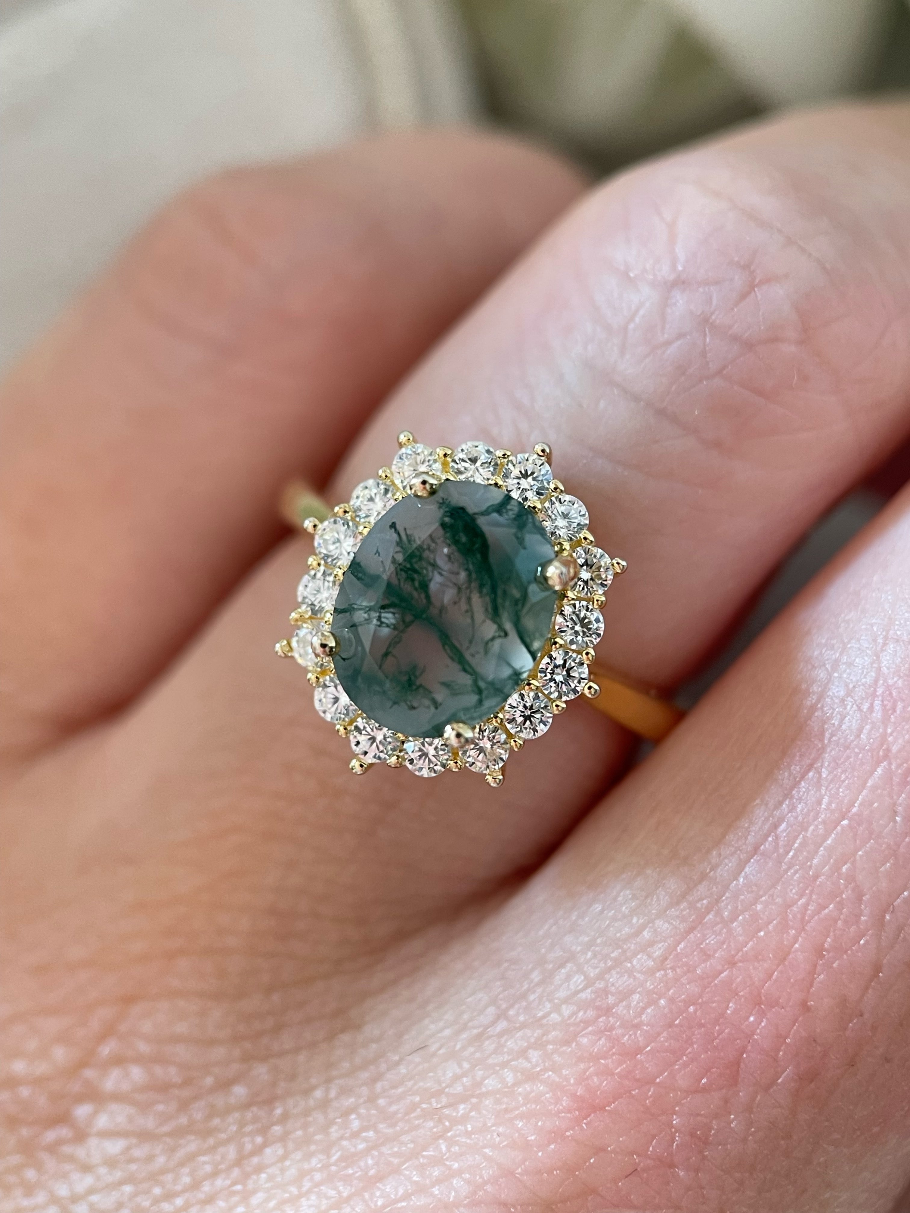 【Morrigan】 Bague de fiançailles unique, faite main, en agate mousse verte naturelle de forme ovale, 3 carats