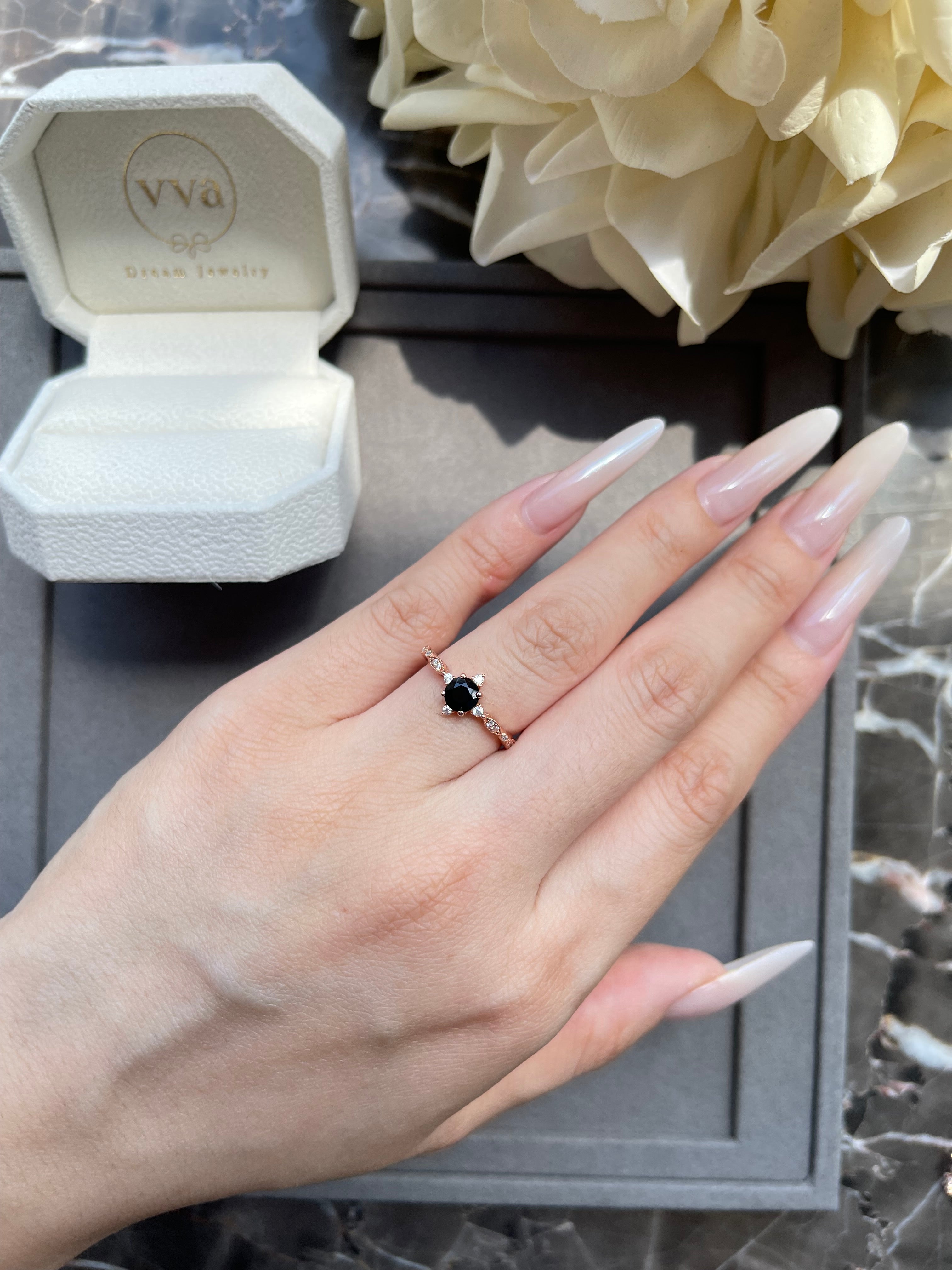 【Nocturna】Bague de fiançailles artisanale en onyx noir naturel de 0,5 ct, forme ronde