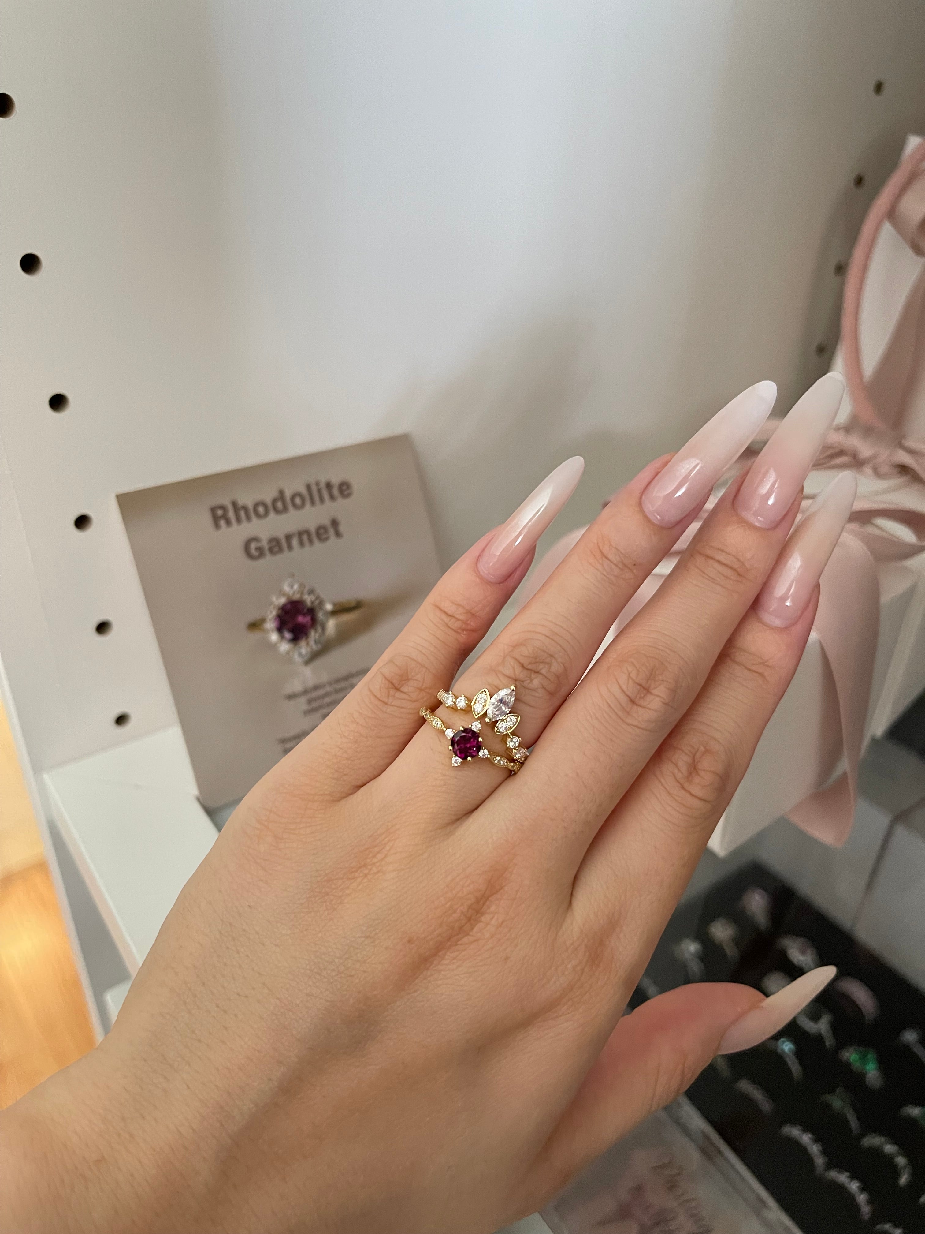 【Valoria】Handmade Natural Rhodolite Garnet Engagement Ring 0.5ct Round Shape