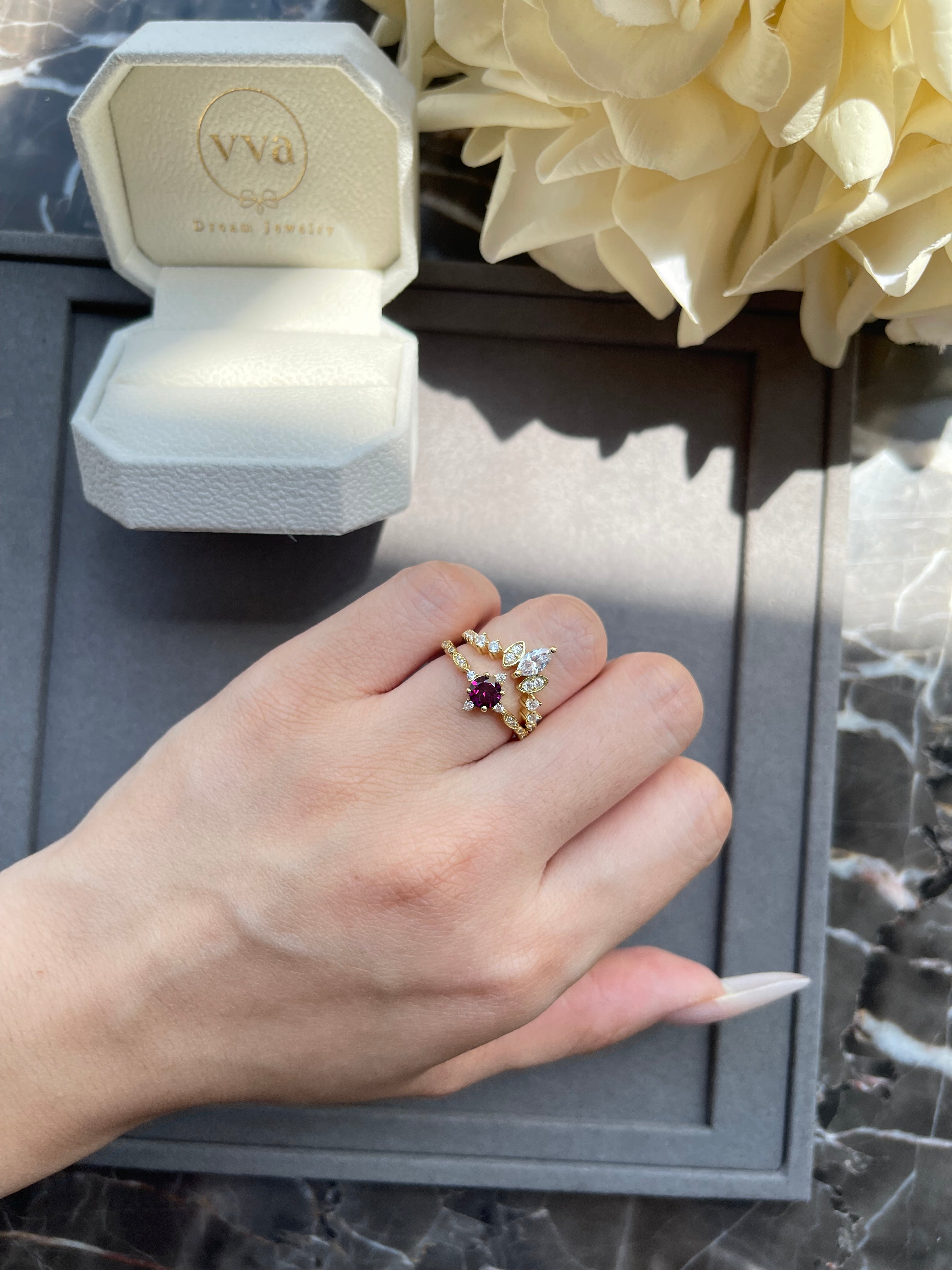 【Valoria】Handmade Natural Rhodolite Garnet Engagement Ring 0.5ct Round Shape