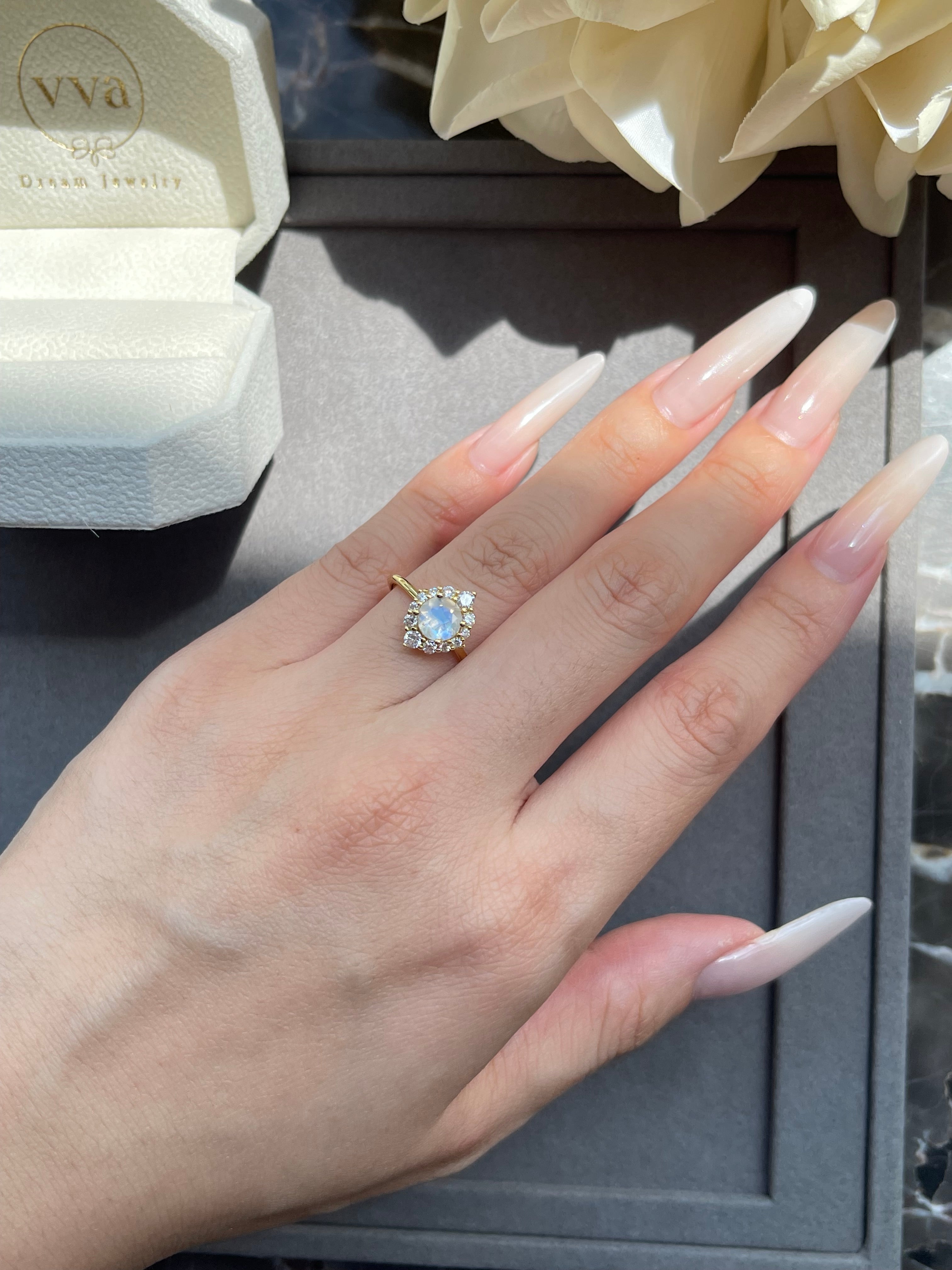 【Auraluna】Unique Handmade Natural Blue Moonstone Engagement Ring 0.8ct Round Shape