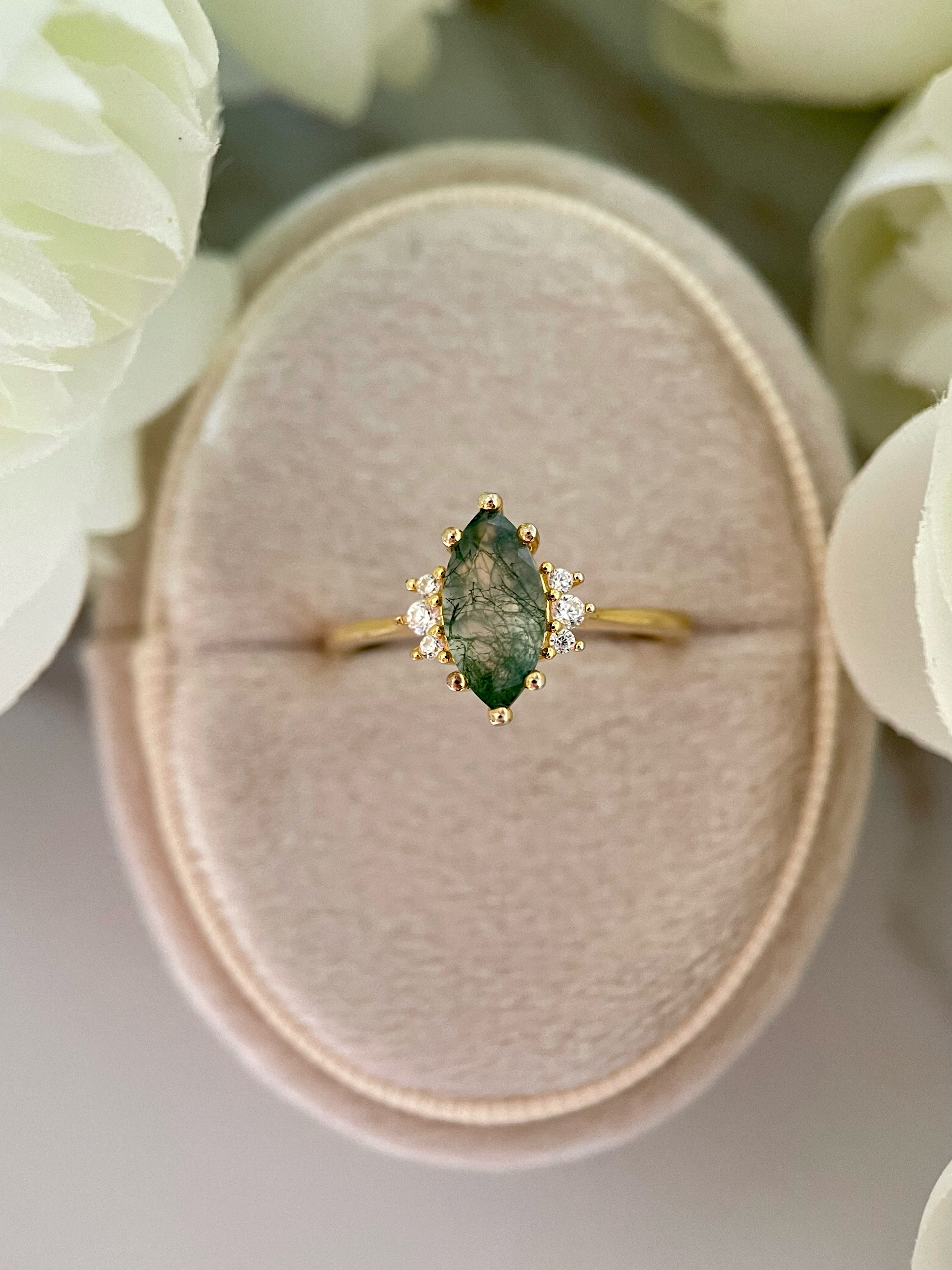【CASSIOPEIA】Bague de fiançailles unique en agate mousse naturelle, faite à la main, taille marquise, 1 carat