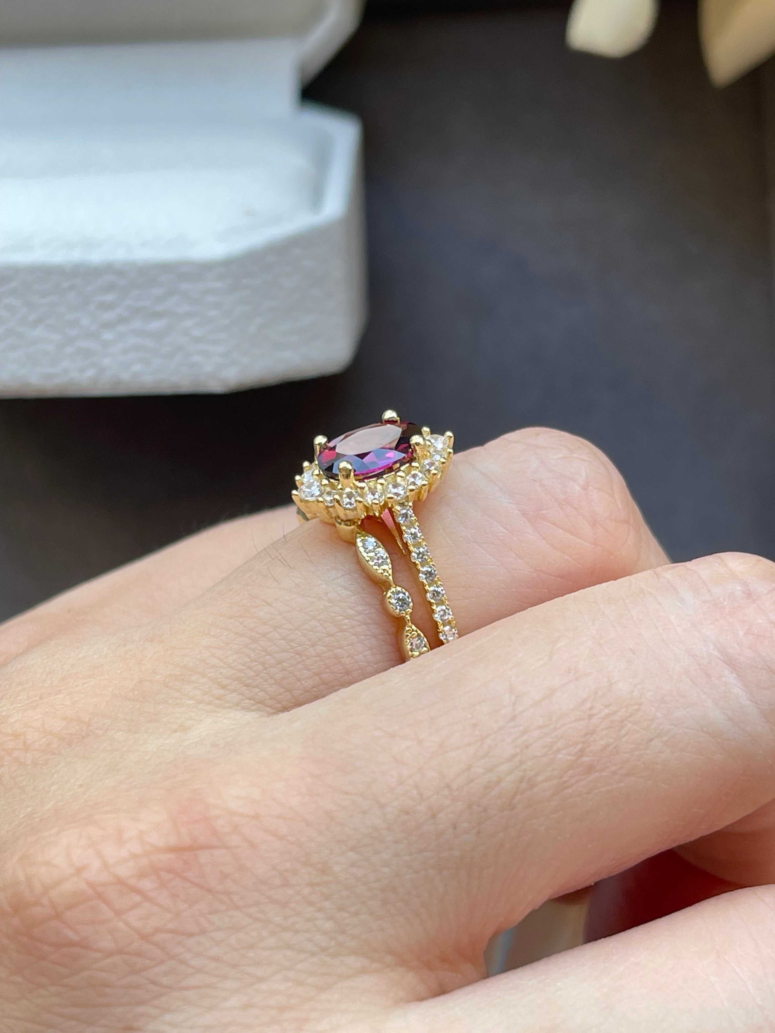 【Ensemble Valencia】 Bague de fiançailles artisanale en grenat rhodolite naturel, 2 pièces, 1,5 ct, forme ovale