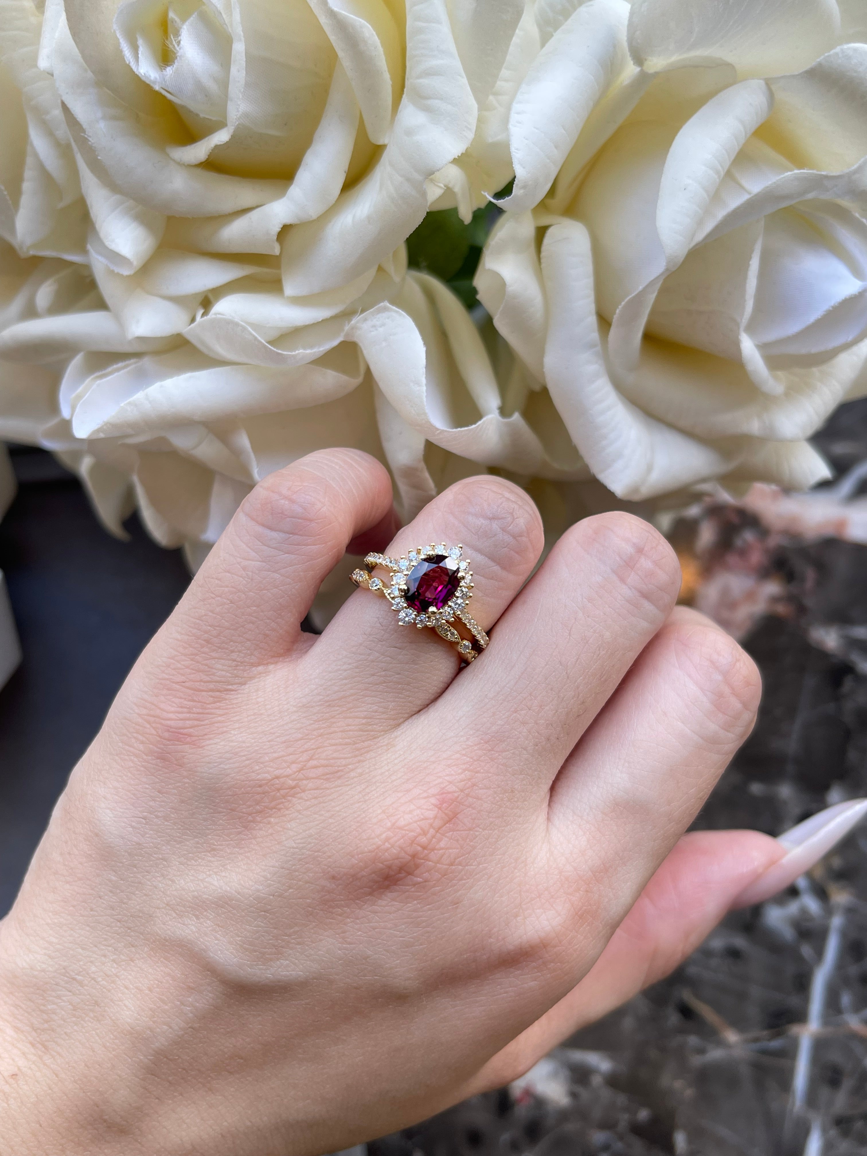 【Valence】 Bague de fiançailles artisanale en grenat rhodolite naturel de 1,5 ct, forme ovale