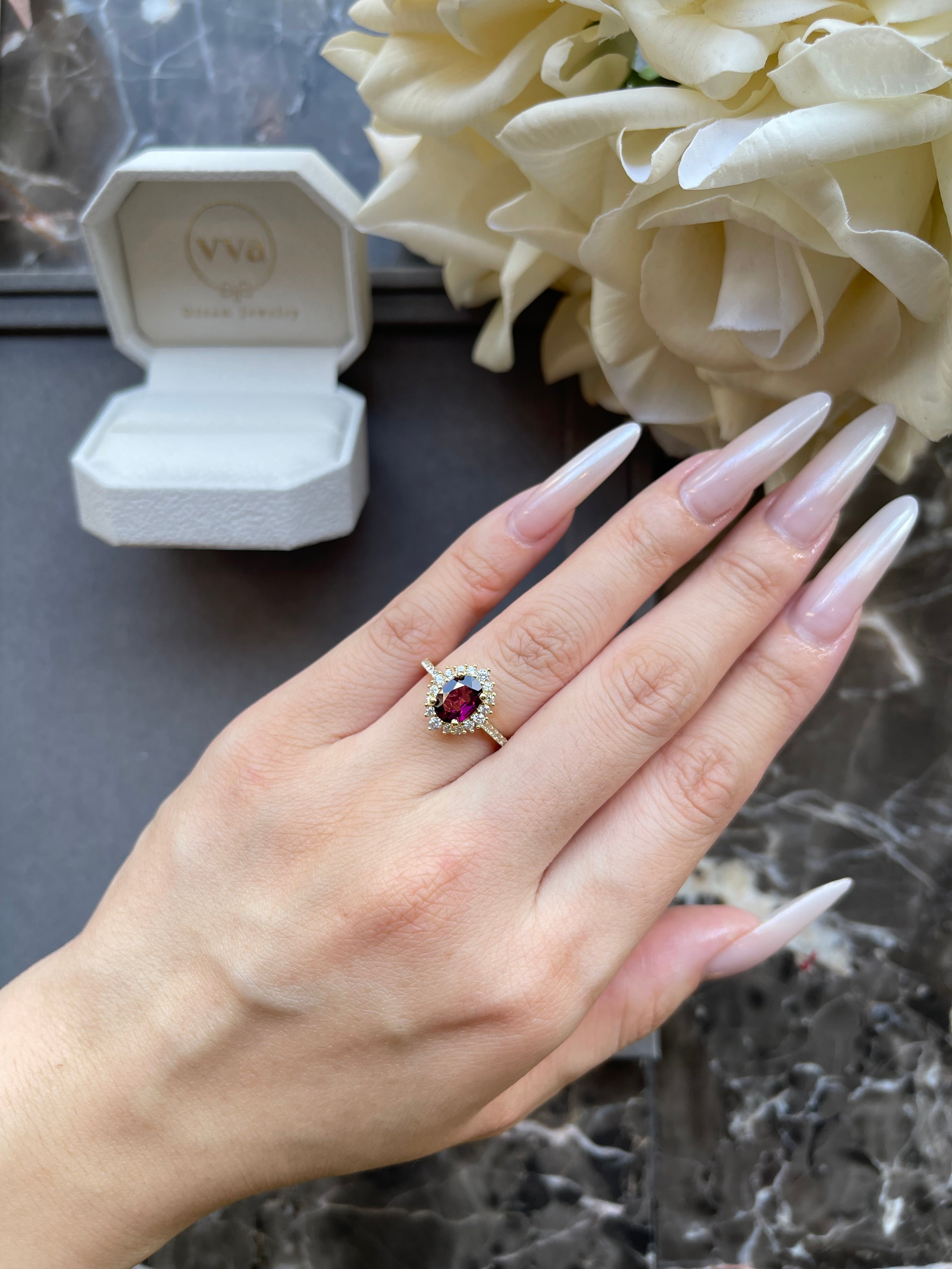 【Valence】 Bague de fiançailles artisanale en grenat rhodolite naturel de 1,5 ct, forme ovale