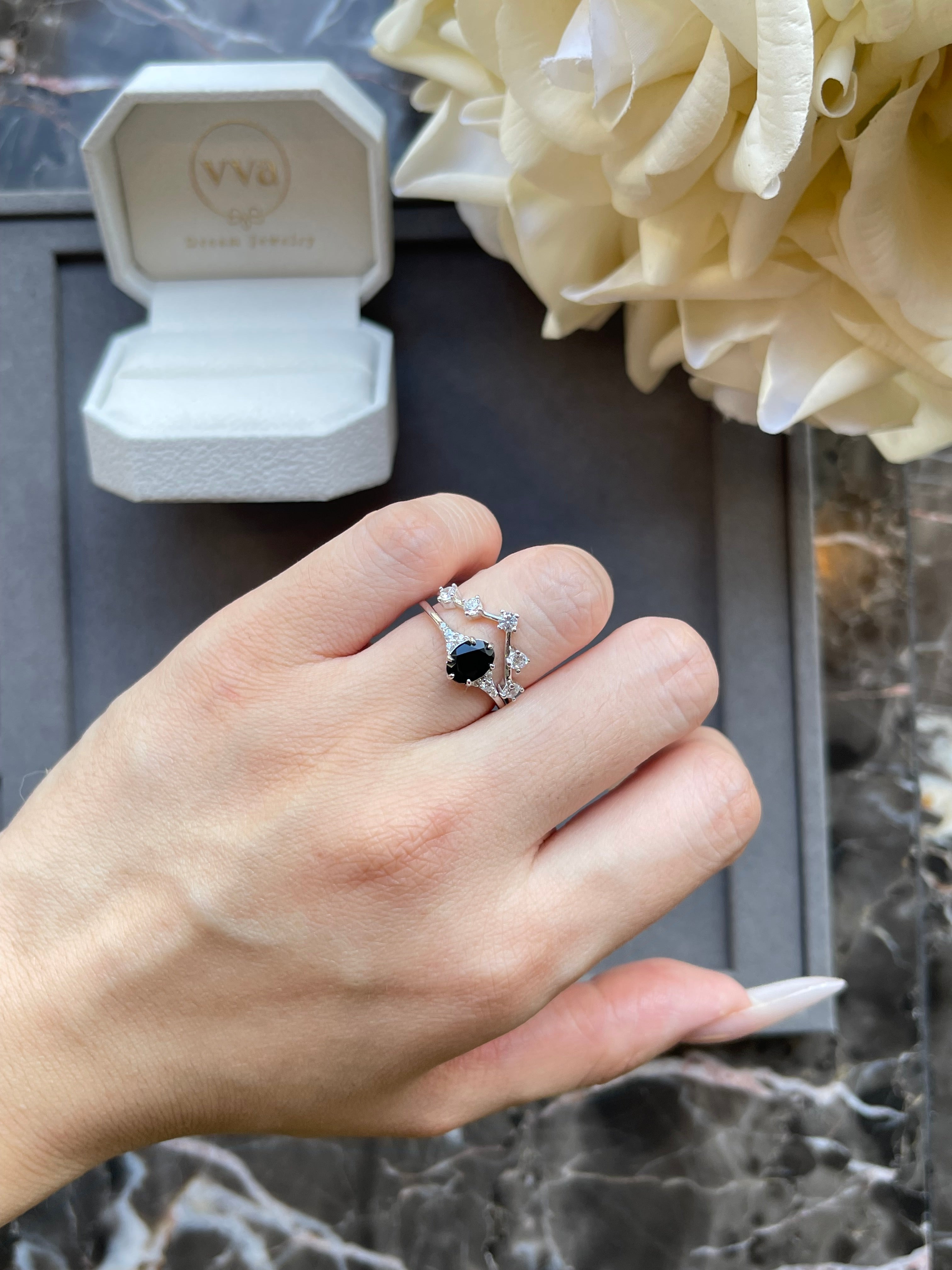 【Lyra】Handmade Natural Black Onyx Engagement Ring 0.75ct Oval Shape