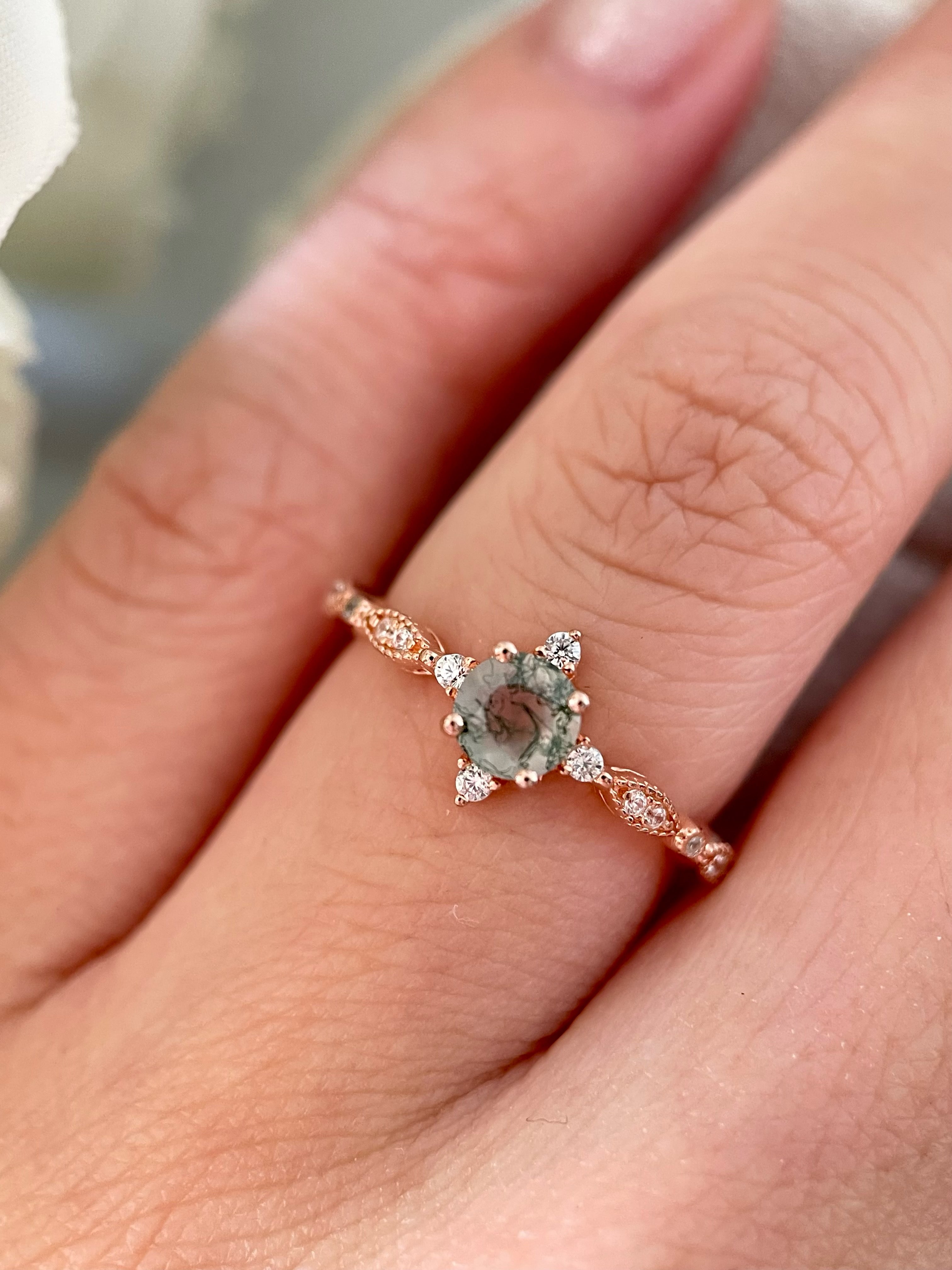 【Coralie】Bague de fiançailles unique, faite main, en agate mousse naturelle de 0,5 ct, forme ronde