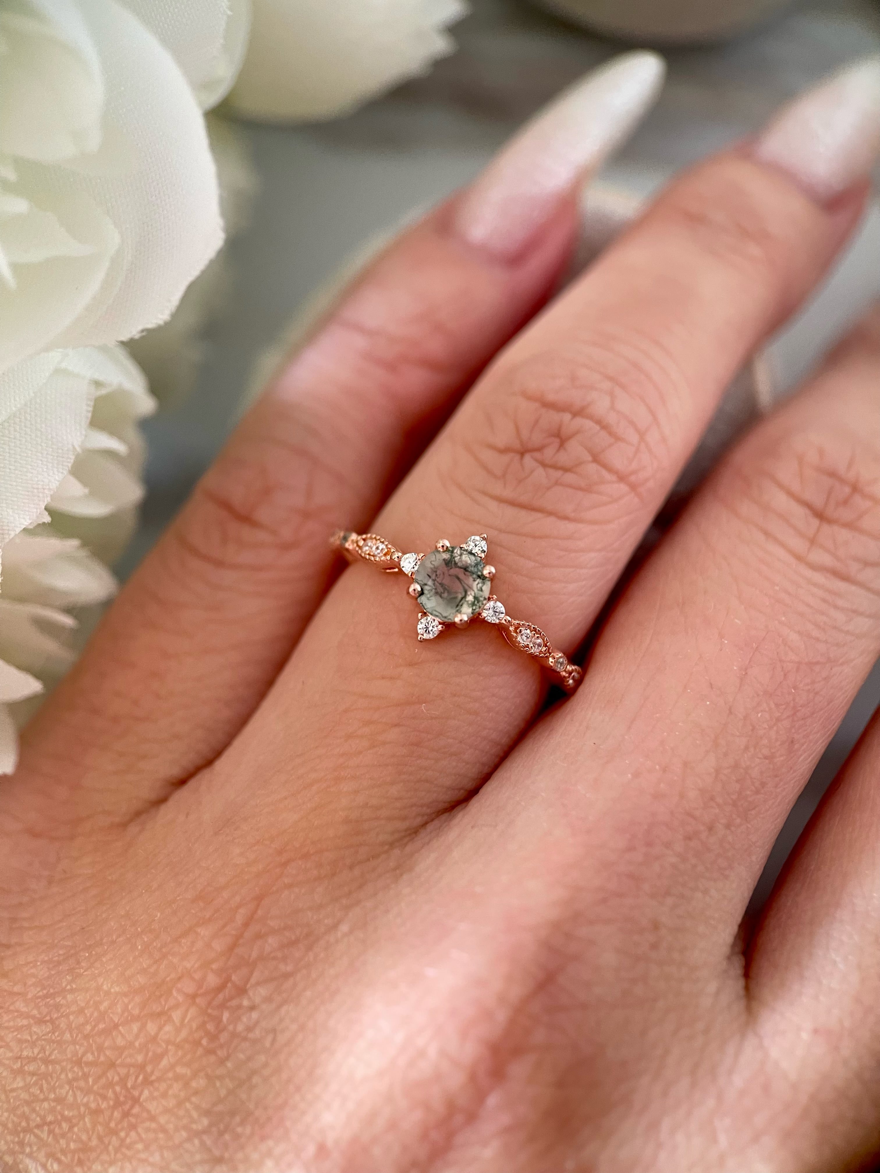 【Coralie】Bague de fiançailles unique, faite main, en agate mousse naturelle de 0,5 ct, forme ronde