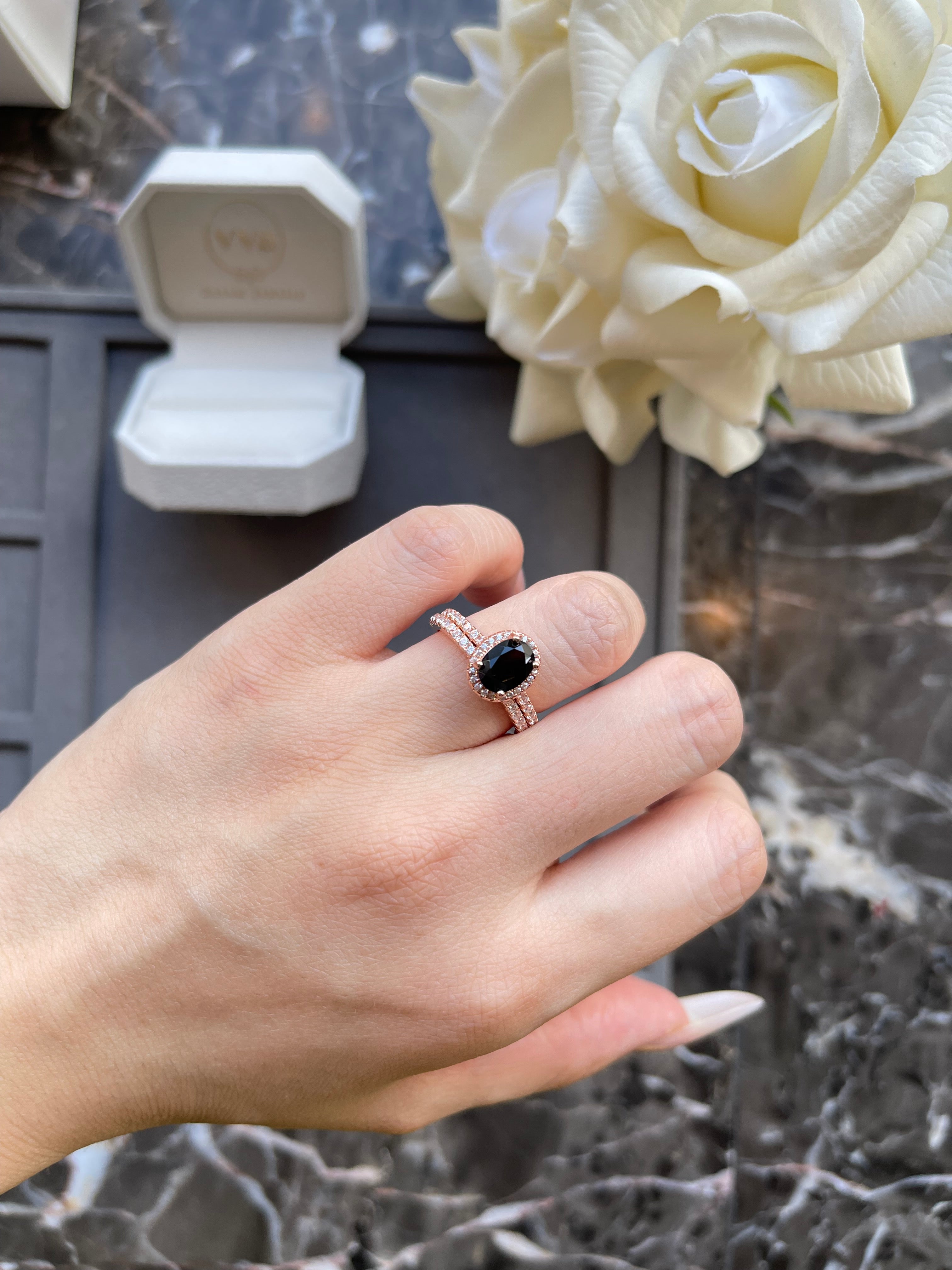 【Onyx Nocturne】Handmade Natural Black Onyx Engagement Ring 1.5ct Oval Shape