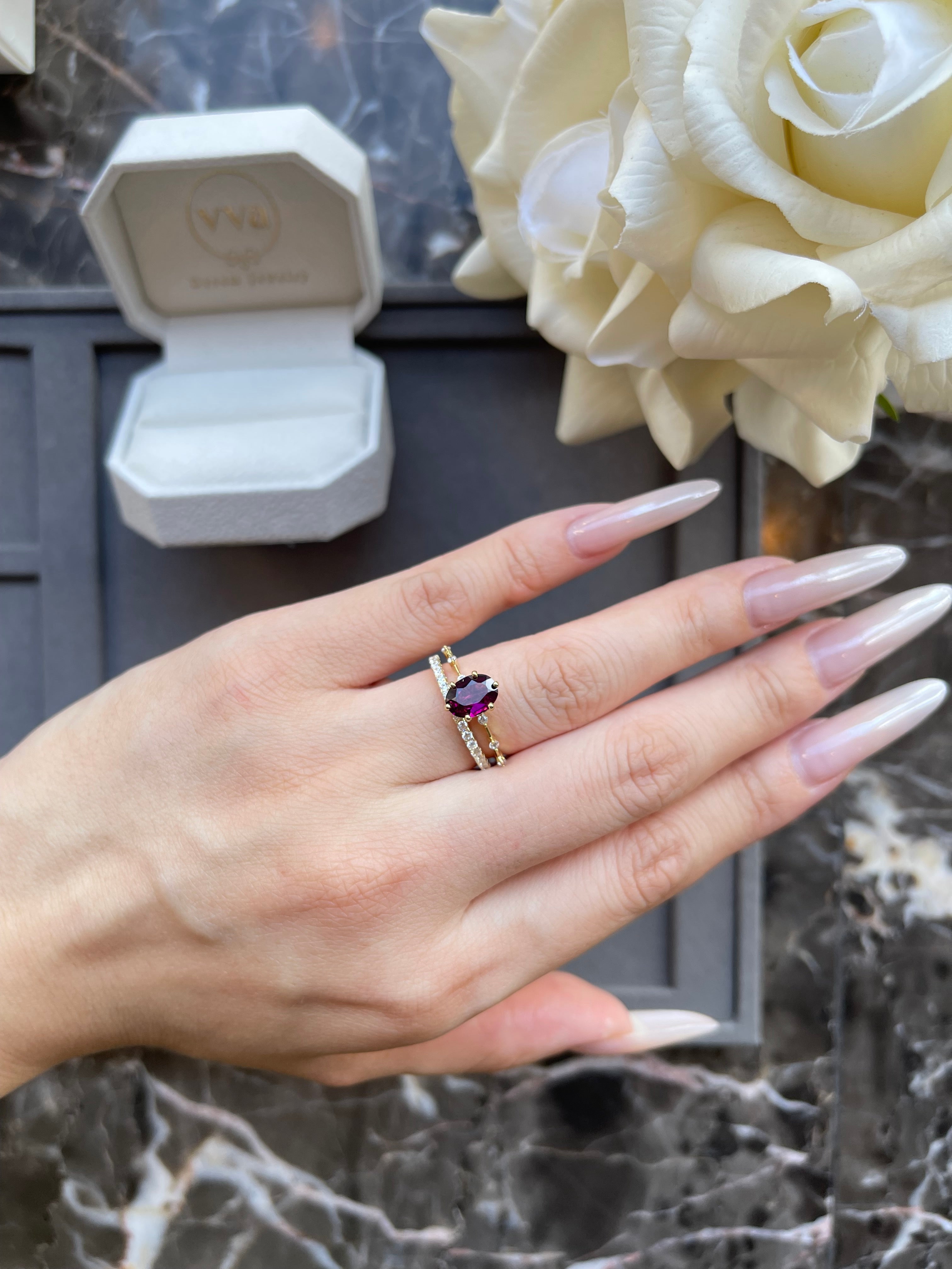 【Passion】Unique Handmade Natural Rhodolite Garnet Engagement Ring 1.5ct Oval Cut