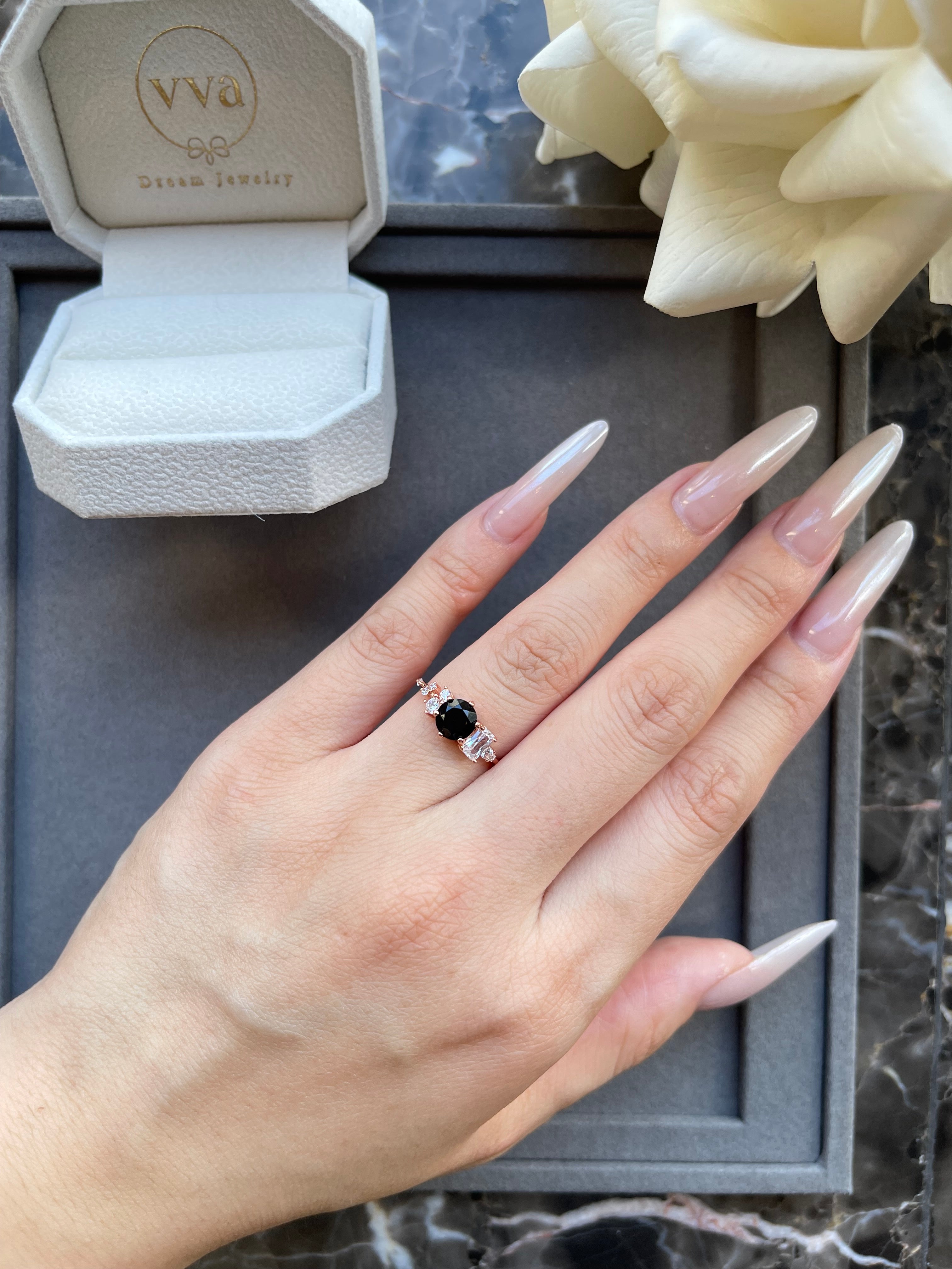 【Flora】Handmade Natural Black Onyx Engagement Ring 0.8ct Round Cut