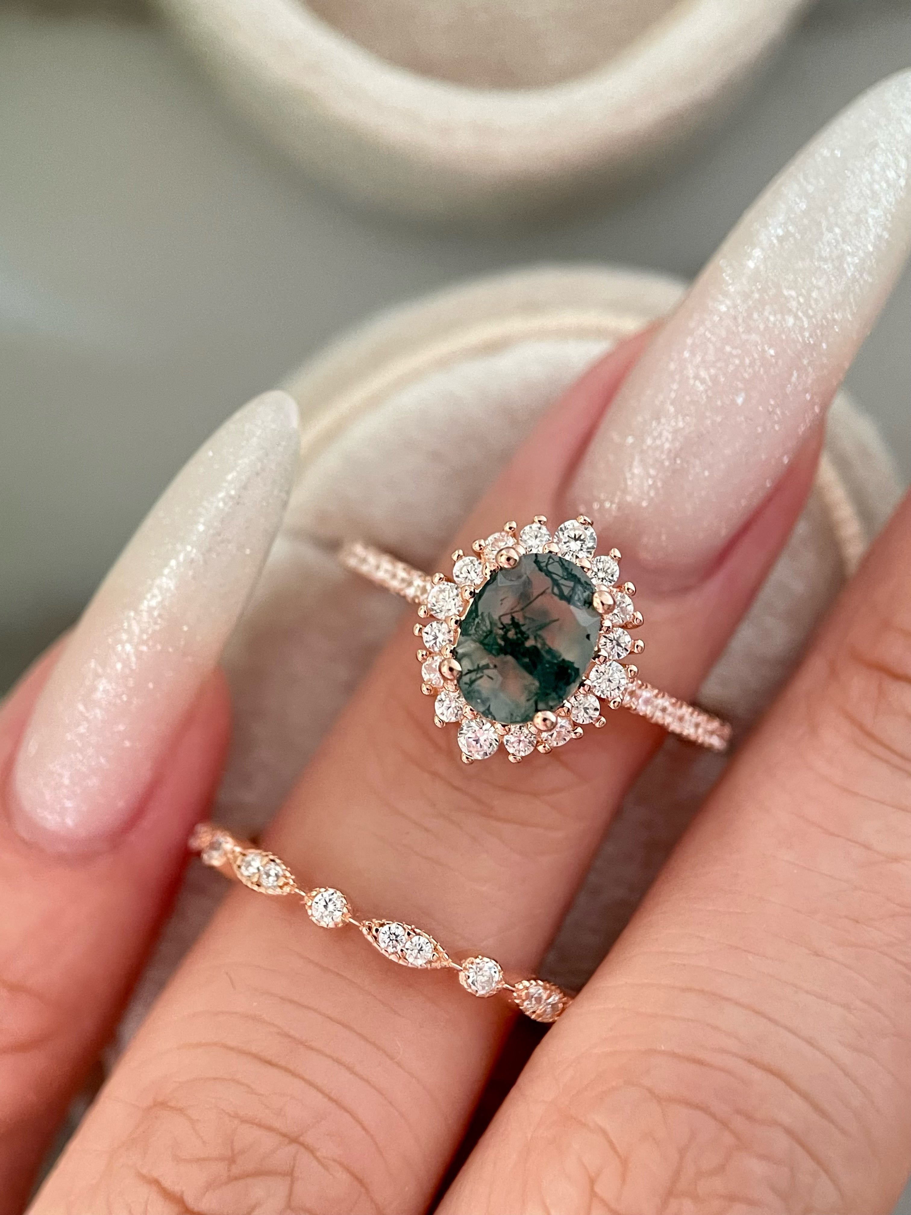 【Ensemble Solara】Ensemble unique de bagues de fiançailles en agate mousse naturelle, taillée à la main, 2 pièces, 1,5 ct, forme ovale