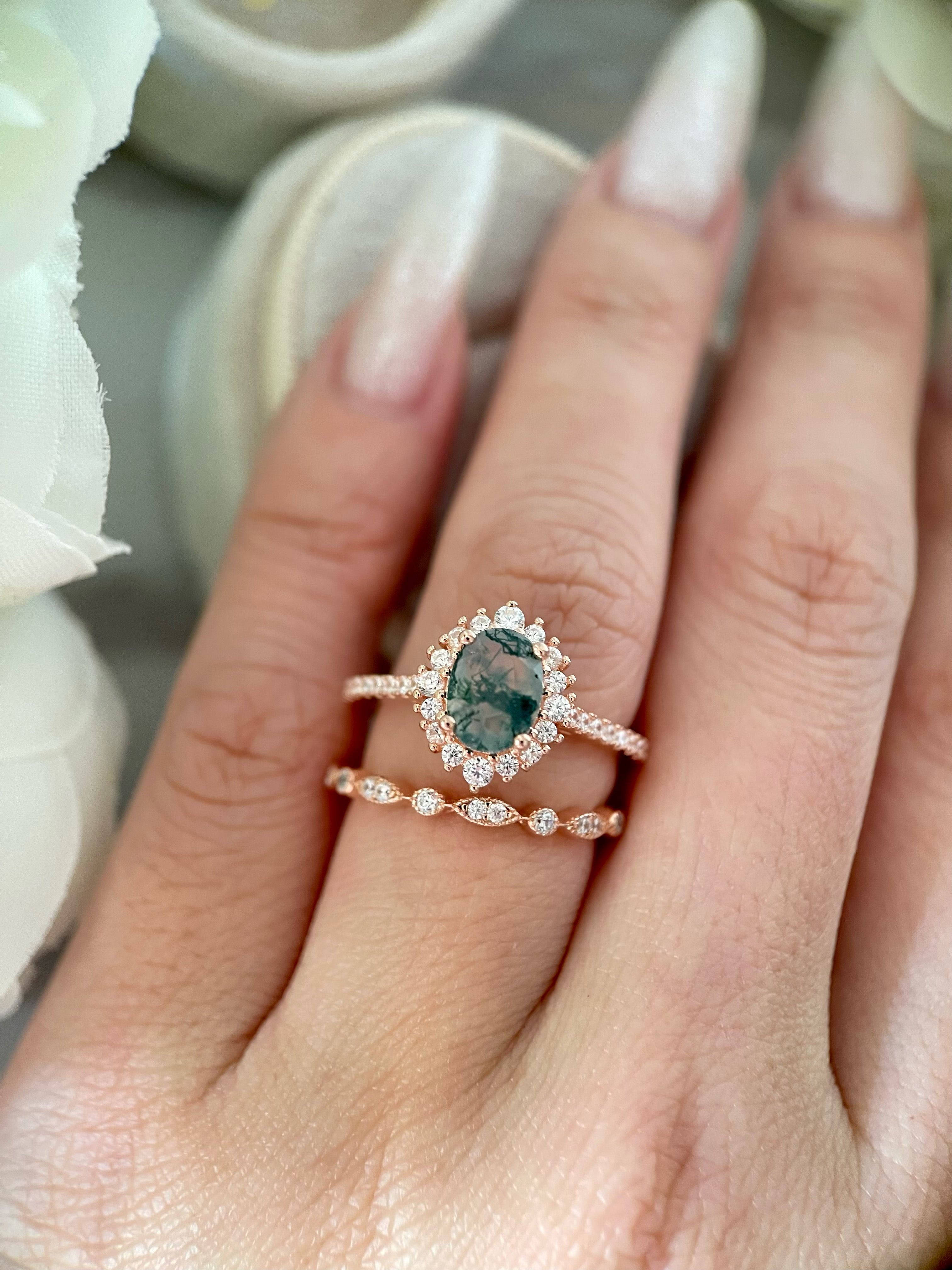 【Ensemble Solara】Ensemble unique de bagues de fiançailles en agate mousse naturelle, taillée à la main, 2 pièces, 1,5 ct, forme ovale